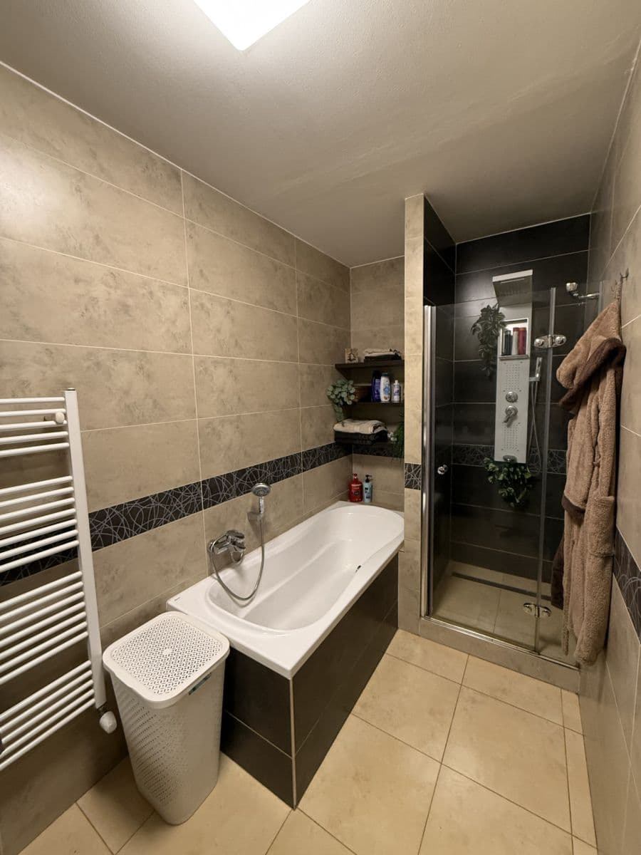 2 bedroom with open-plan kitchen flat to rent, 74 m², V Hliníkách, Chrudim, Pardubický Region 2 bedroom with open-plan kitchen flat to rent, 74 m², V Hliníkách, Chrudim, Pardubický Region