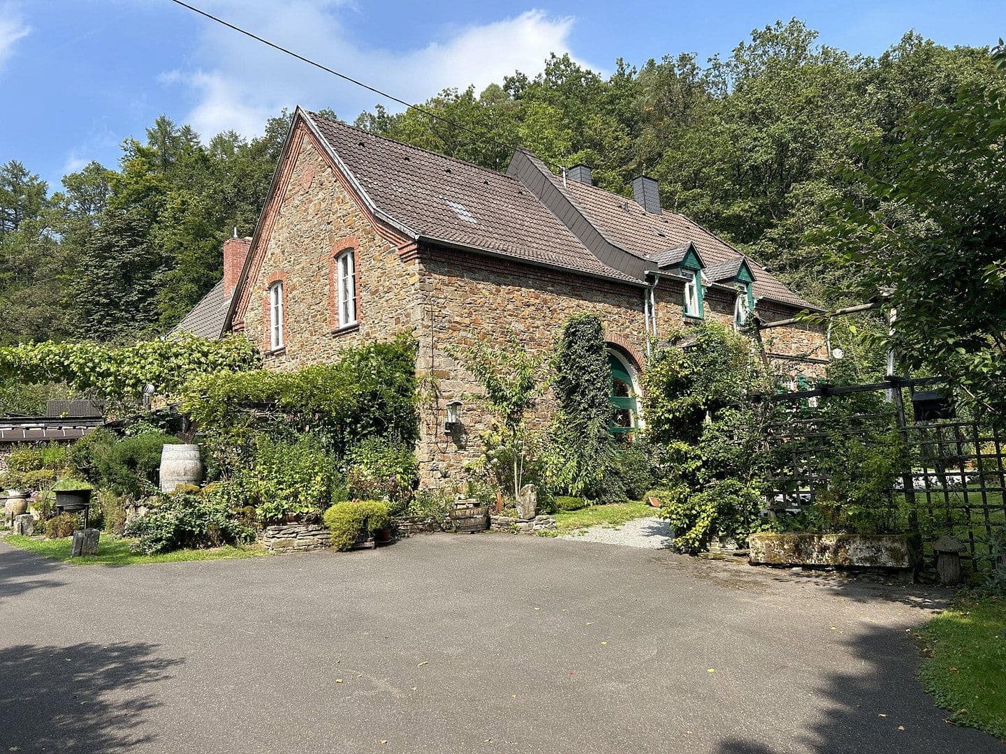 house for sale, 220 m², Hellenthal, North Rhine-Westphalia house for sale, 220 m², Hellenthal, North Rhine-Westphalia