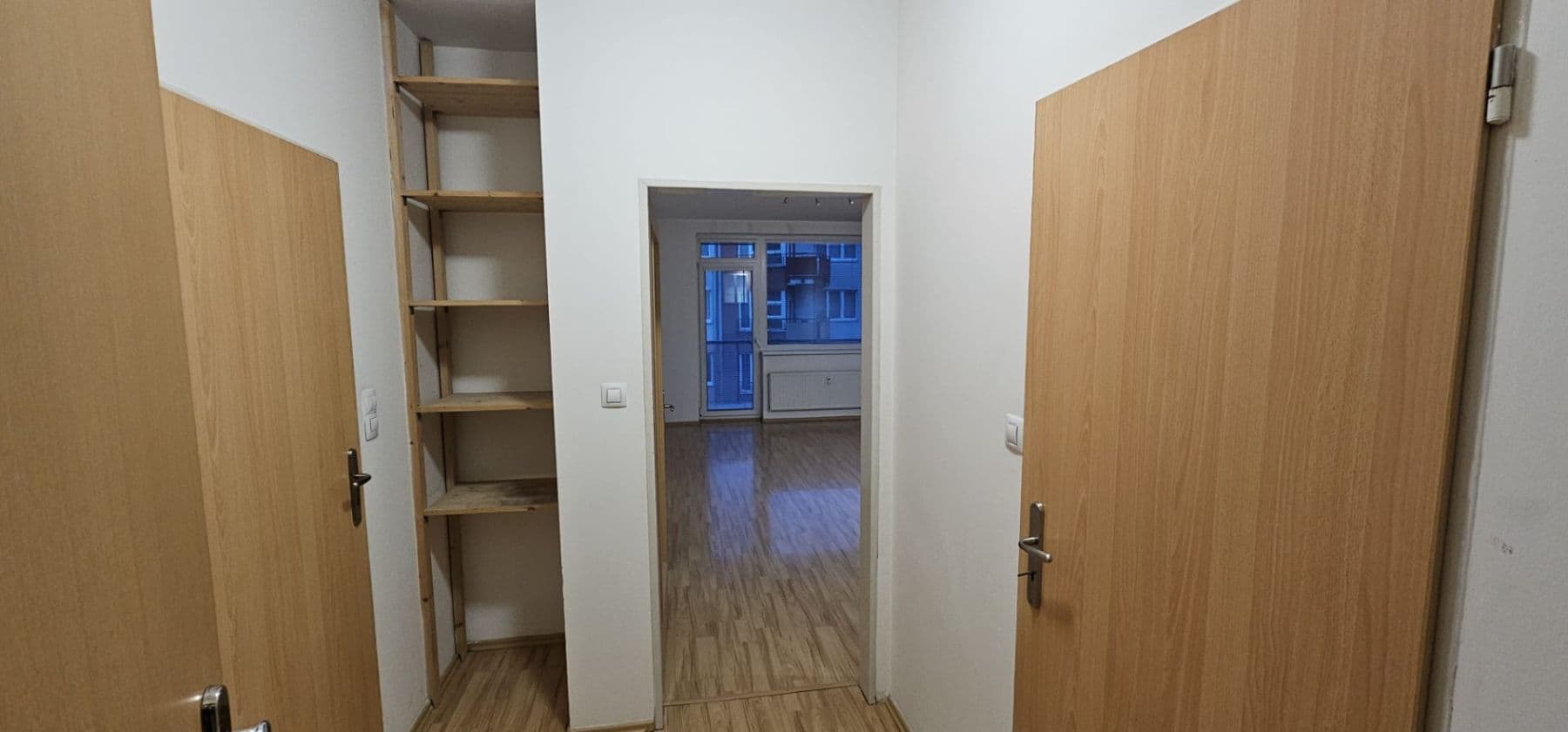 1 bedroom with open-plan kitchen flat to rent, 46 m², Pod Harfou, Prague, Prague 1 bedroom with open-plan kitchen flat to rent, 46 m², Pod Harfou, Prague, Prague