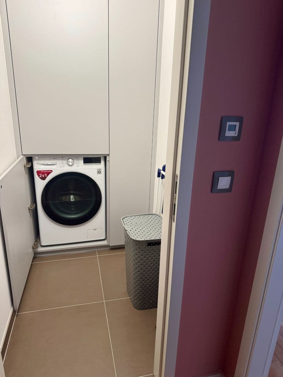 1 bedroom with open-plan kitchen flat to rent, 63 m², Na Farkáně Ⅰ, Prague, Prague 1 bedroom with open-plan kitchen flat to rent, 63 m², Na Farkáně Ⅰ, Prague, Prague