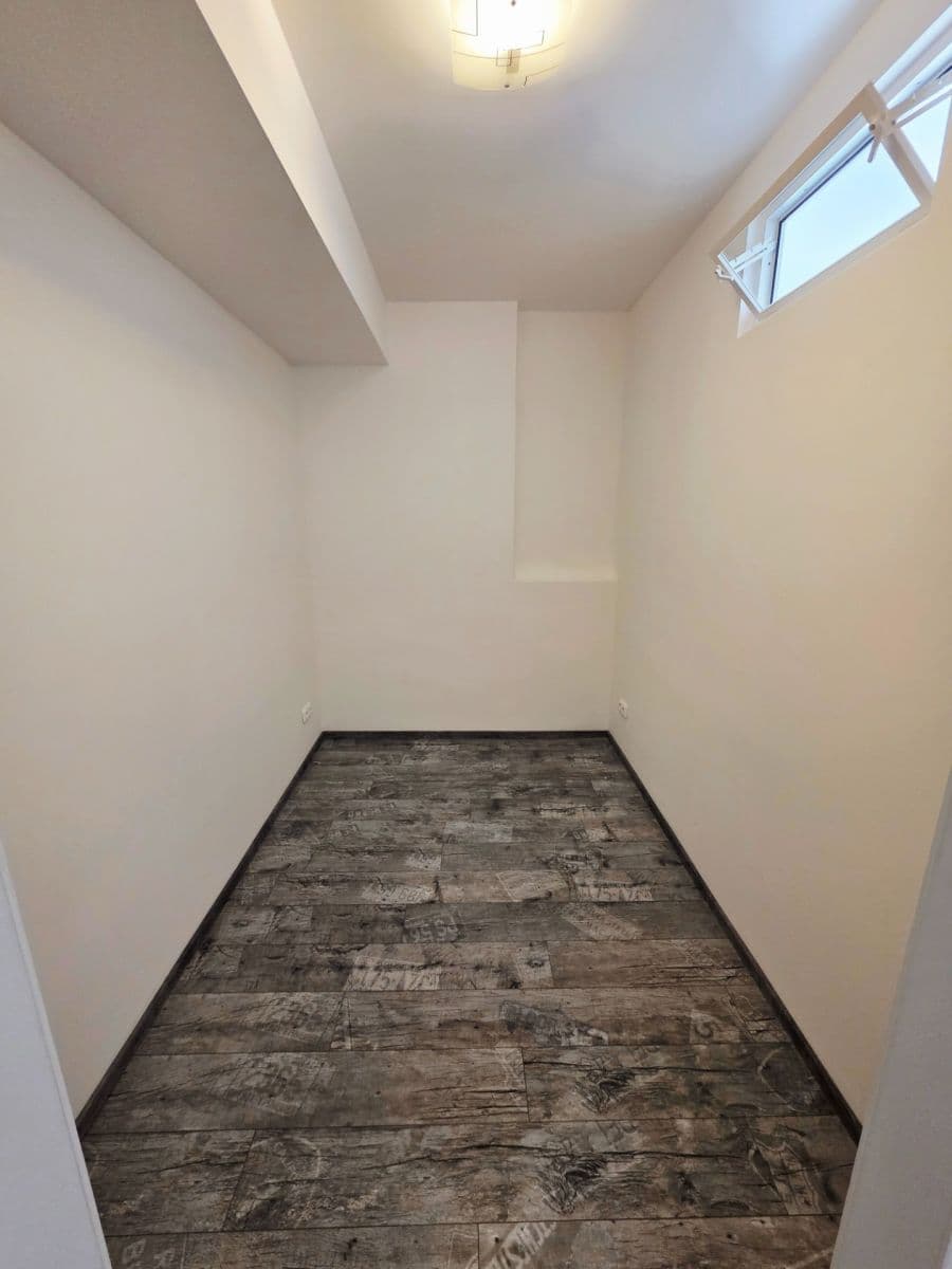 1 bedroom with open-plan kitchen flat to rent, 55 m², Mojmírovo náměstí, Brno, Jihomoravský Region 1 bedroom with open-plan kitchen flat to rent, 55 m², Mojmírovo náměstí, Brno, Jihomoravský Region