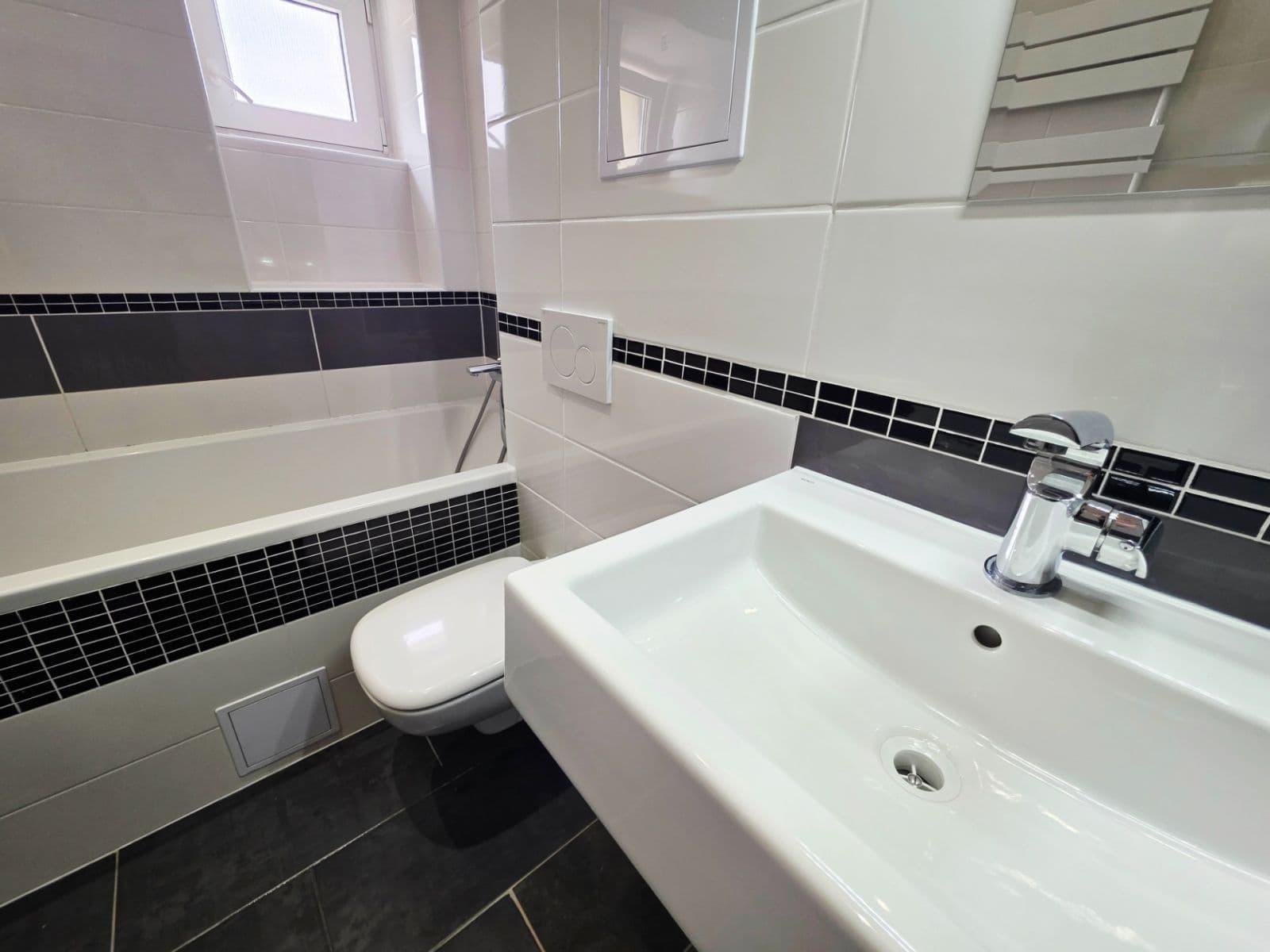 1 bedroom with open-plan kitchen flat to rent, 55 m², Mojmírovo náměstí, Brno, Jihomoravský Region 1 bedroom with open-plan kitchen flat to rent, 55 m², Mojmírovo náměstí, Brno, Jihomoravský Region