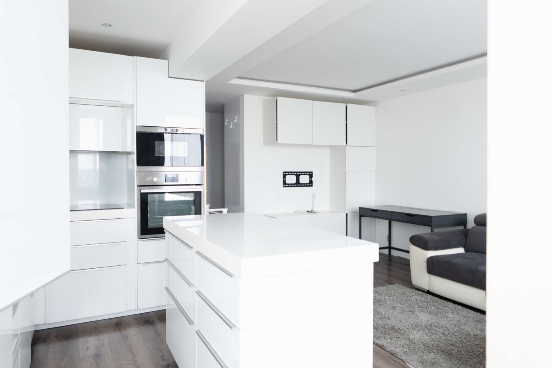 2 bedroom with open-plan kitchen flat to rent, 74 m², K Červenému vrchu, Prague, Prague 2 bedroom with open-plan kitchen flat to rent, 74 m², K Červenému vrchu, Prague, Prague