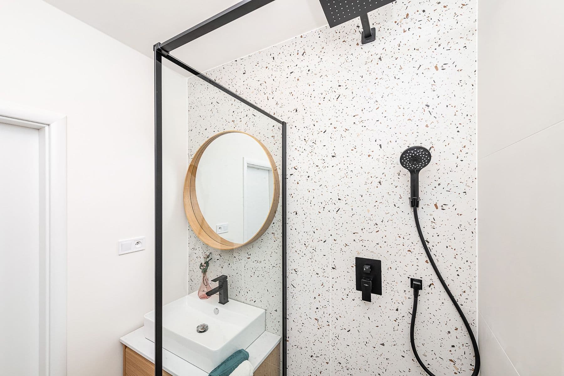 3 bedroom with open-plan kitchen flat for sale, 72 m², Lešenská, Prague, Prague 3 bedroom with open-plan kitchen flat for sale, 72 m², Lešenská, Prague, Prague