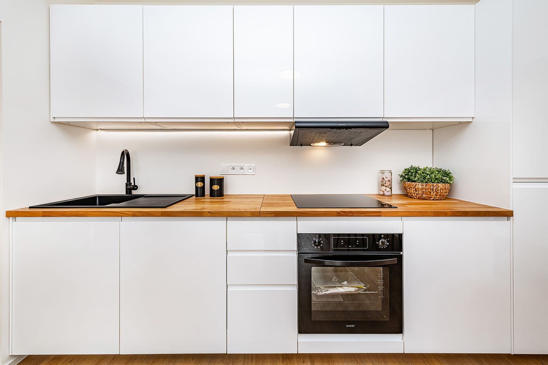 3 bedroom with open-plan kitchen flat for sale, 72 m², Lešenská, Prague, Prague 3 bedroom with open-plan kitchen flat for sale, 72 m², Lešenská, Prague, Prague