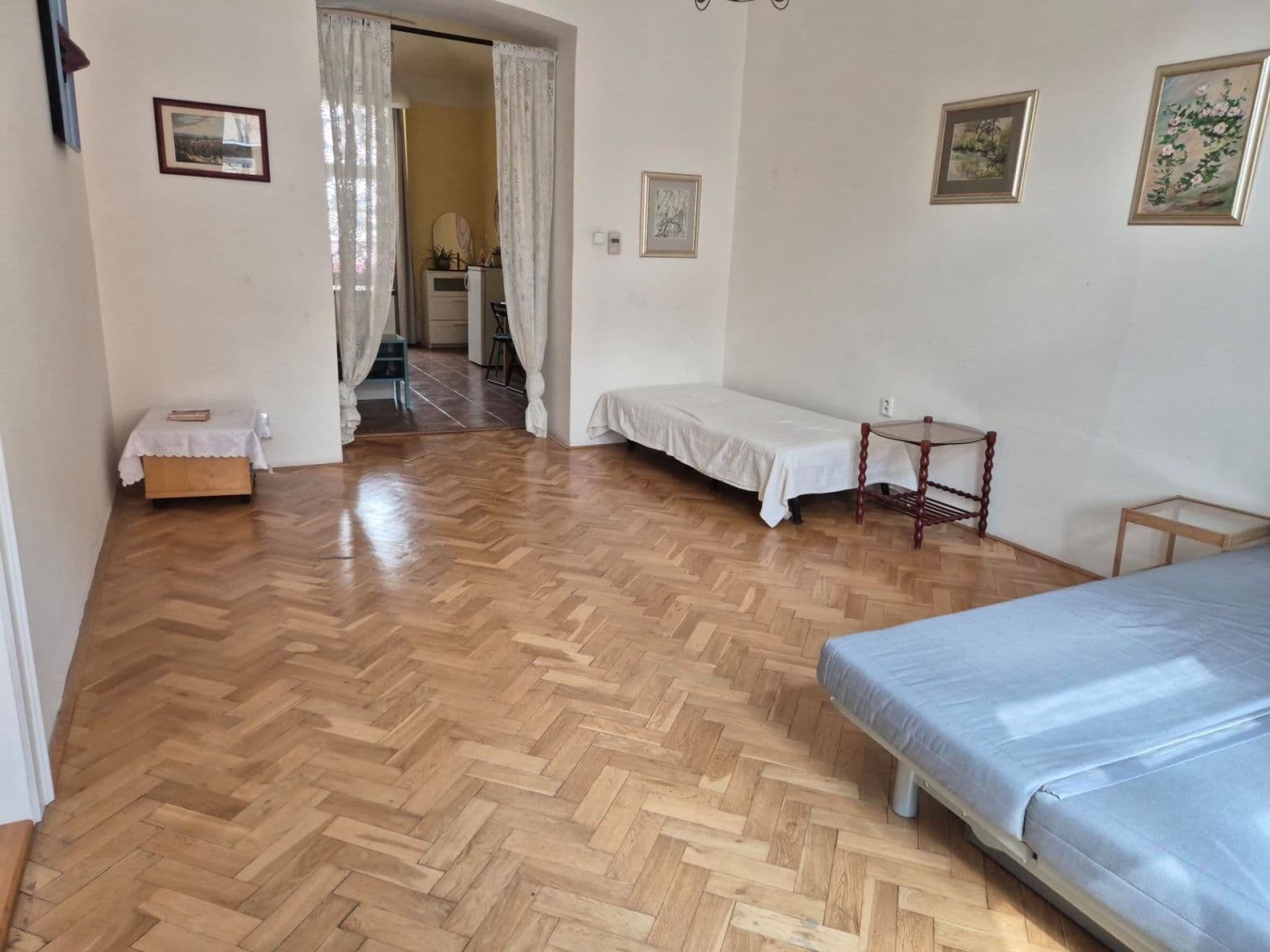 2 bedroom with open-plan kitchen flat to rent, 69 m², Jana Masaryka, Prague, Prague 2 bedroom with open-plan kitchen flat to rent, 69 m², Jana Masaryka, Prague, Prague