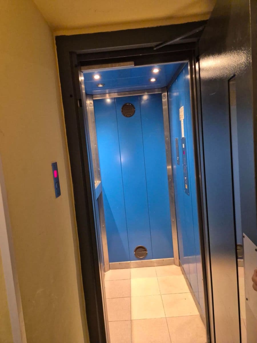 2 bedroom with open-plan kitchen flat to rent, 69 m², Jana Masaryka, Prague, Prague 2 bedroom with open-plan kitchen flat to rent, 69 m², Jana Masaryka, Prague, Prague