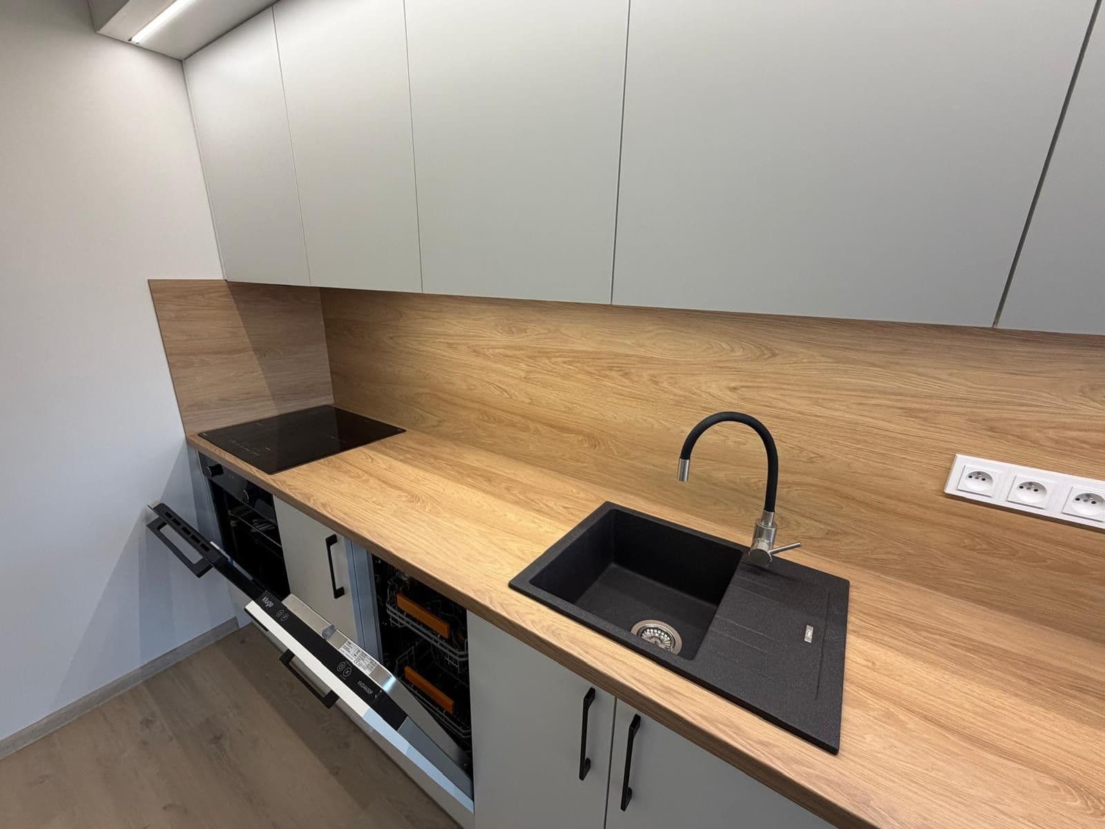 2 bedroom with open-plan kitchen flat to rent, 62 m², V Průčelí, Prague, Prague 2 bedroom with open-plan kitchen flat to rent, 62 m², V Průčelí, Prague, Prague