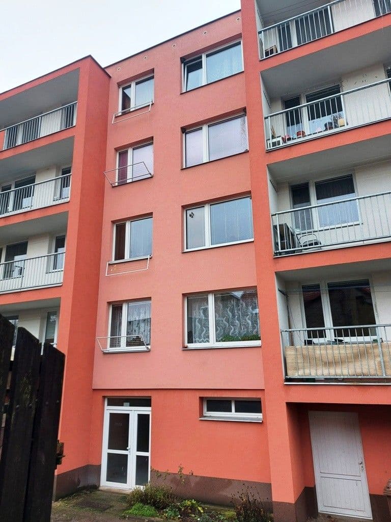 1 bedroom with open-plan kitchen flat to rent, 42 m², Sídliště pionýrů, Úštěk, Ústecký Region 1 bedroom with open-plan kitchen flat to rent, 42 m², Sídliště pionýrů, Úštěk, Ústecký Region