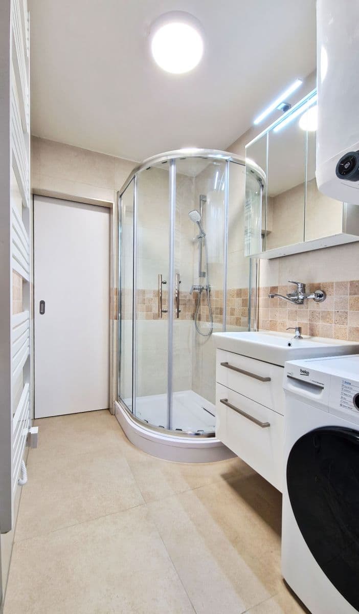 Studio flat to rent, 27 m², Slovenská, Prague, Prague Studio flat to rent, 27 m², Slovenská, Prague, Prague