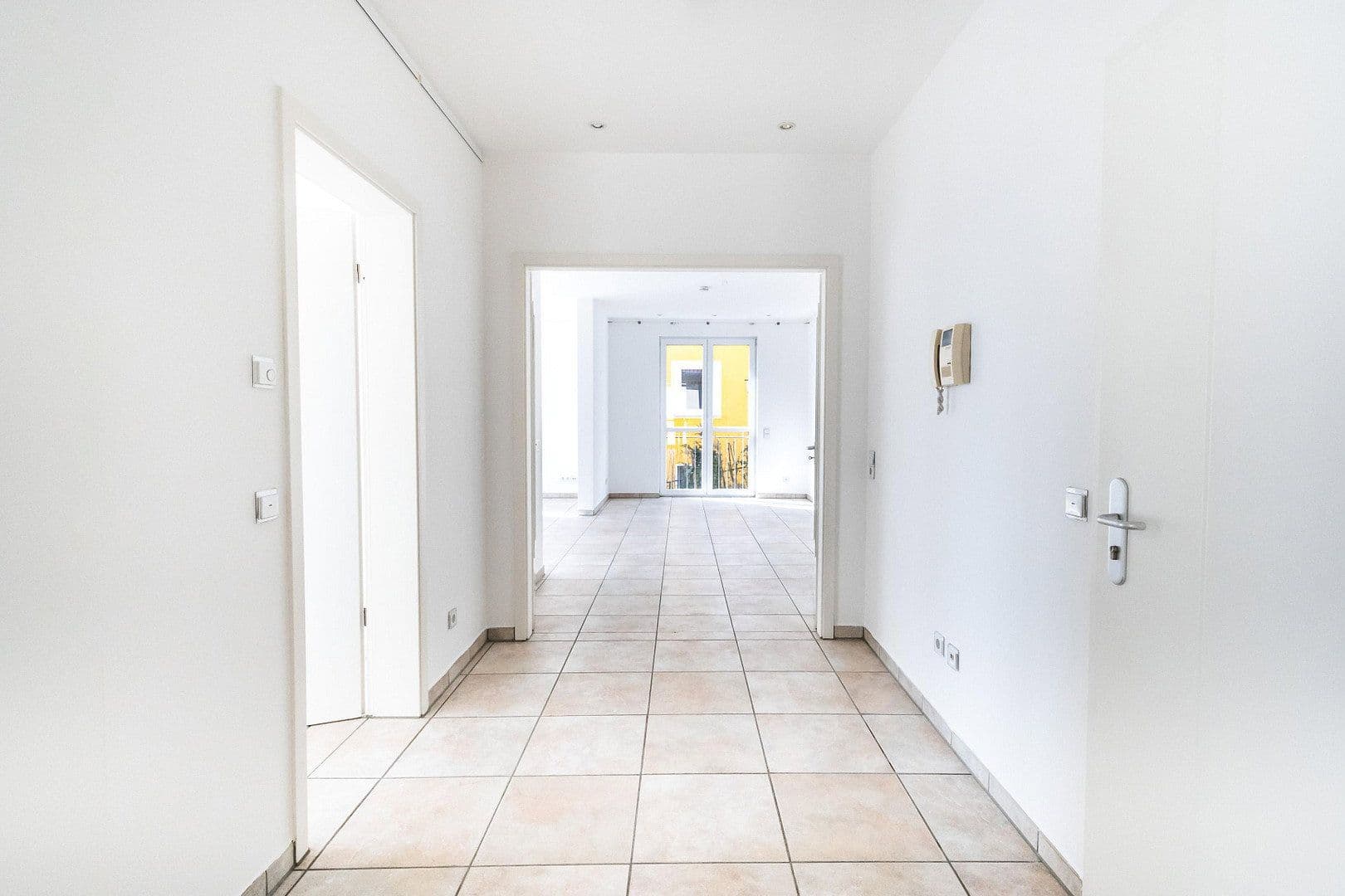 4 bedroom with open-plan kitchen flat to rent, 149 m², Tübingen, Baden-Württemberg 4 bedroom with open-plan kitchen flat to rent, 149 m², Tübingen, Baden-Württemberg