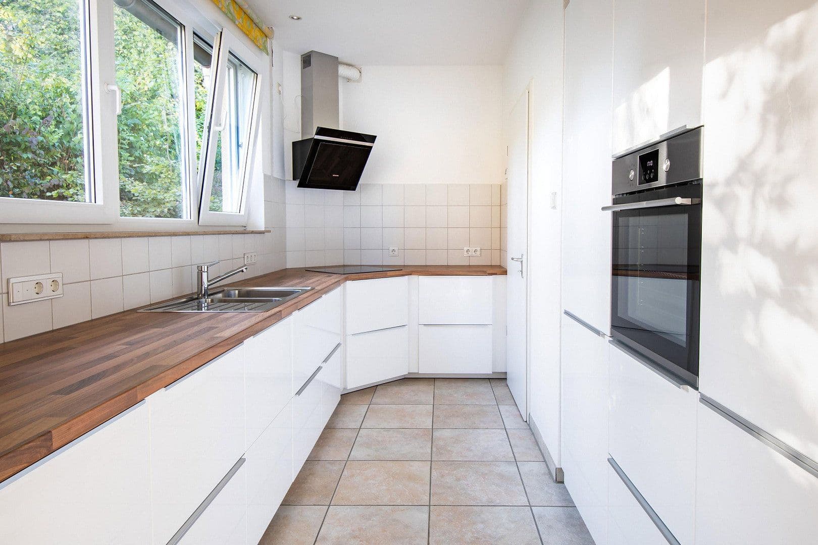 4 bedroom with open-plan kitchen flat to rent, 149 m², Tübingen, Baden-Württemberg 4 bedroom with open-plan kitchen flat to rent, 149 m², Tübingen, Baden-Württemberg