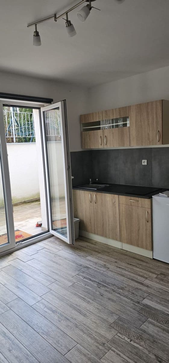 Studio flat to rent, 30 m², Sukova, Velké Přílepy, Středočeský Region Studio flat to rent, 30 m², Sukova, Velké Přílepy, Středočeský Region