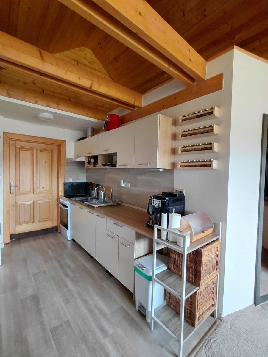 2 bedroom with open-plan kitchen flat to rent, 60 m², Kinských, Rožnov pod Radhoštěm, Zlínský Region 2 bedroom with open-plan kitchen flat to rent, 60 m², Kinských, Rožnov pod Radhoštěm, Zlínský Region