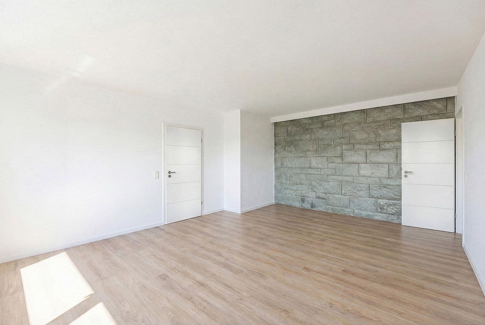 3 bedroom with open-plan kitchen flat to rent, 109 m², Plankstadt, Baden-Württemberg 3 bedroom with open-plan kitchen flat to rent, 109 m², Plankstadt, Baden-Württemberg