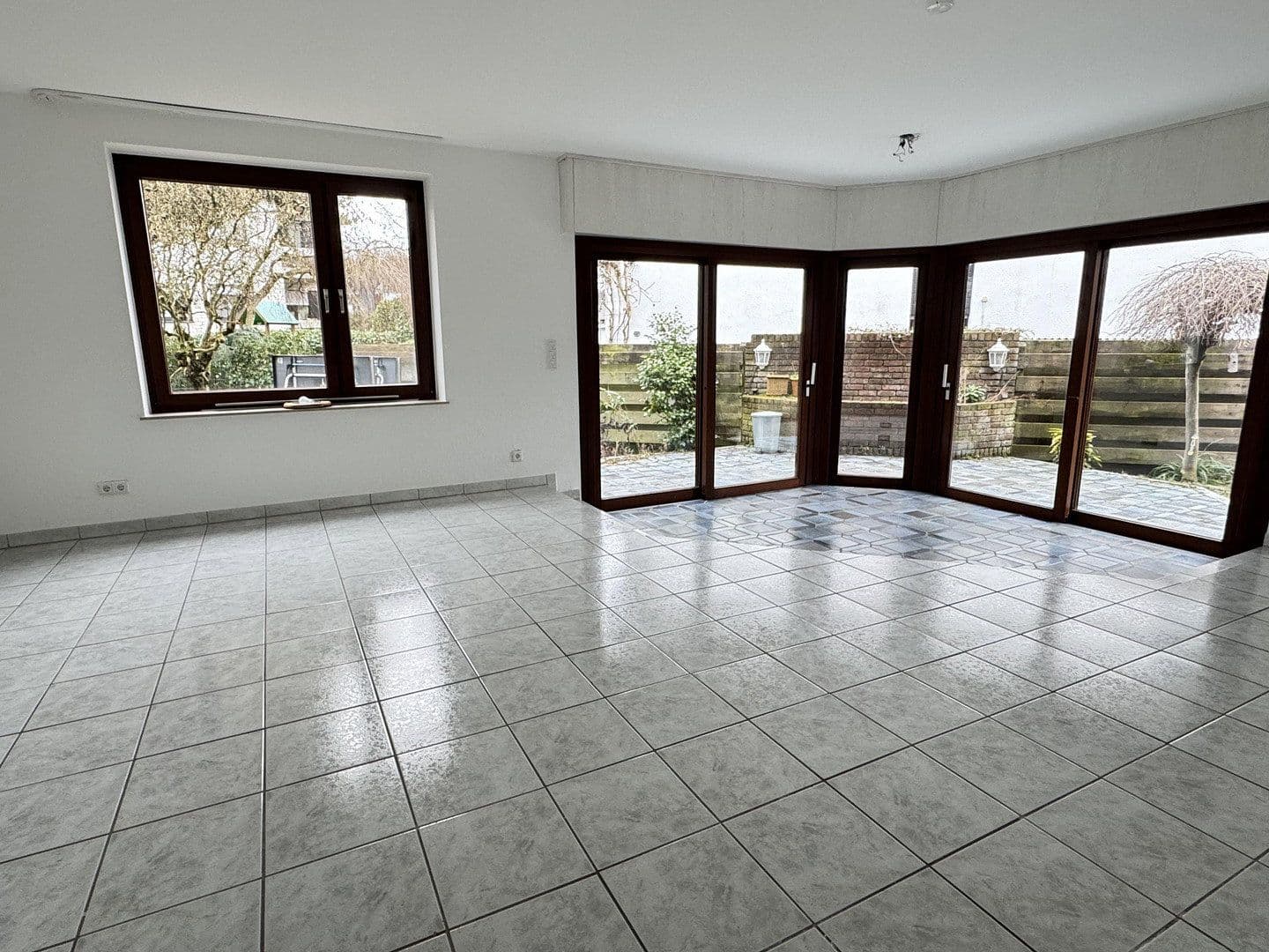 3 bedroom flat to rent, 109 m², Drosselweg 47, Bergisch Gladbach, North Rhine-Westphalia 3 bedroom flat to rent, 109 m², Drosselweg 47, Bergisch Gladbach, North Rhine-Westphalia