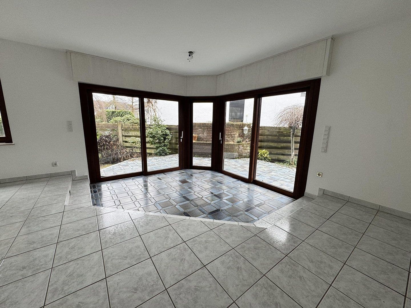 3 bedroom flat to rent, 109 m², Drosselweg 47, Bergisch Gladbach, North Rhine-Westphalia 3 bedroom flat to rent, 109 m², Drosselweg 47, Bergisch Gladbach, North Rhine-Westphalia