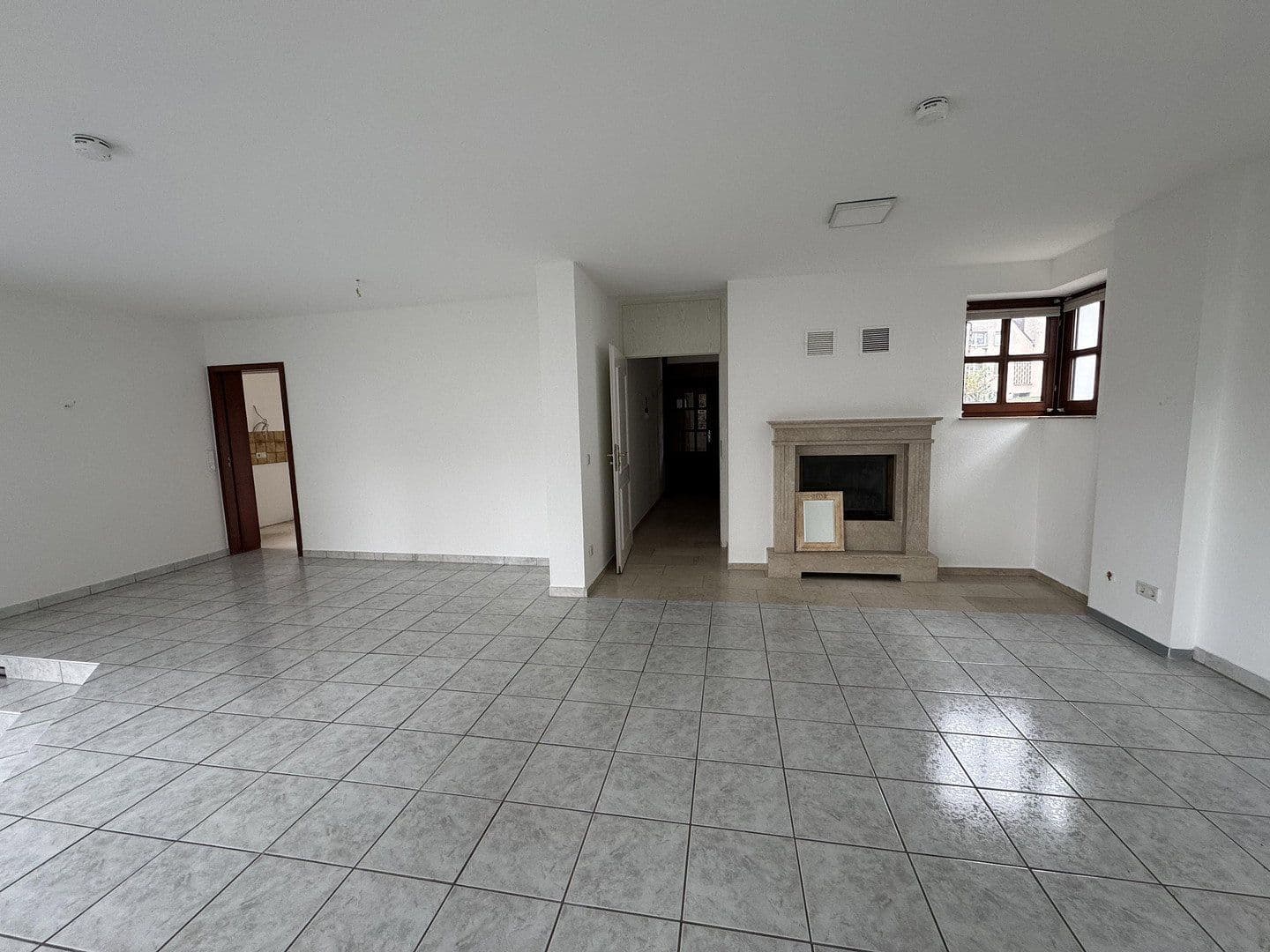 3 bedroom flat to rent, 109 m², Drosselweg 47, Bergisch Gladbach, North Rhine-Westphalia 3 bedroom flat to rent, 109 m², Drosselweg 47, Bergisch Gladbach, North Rhine-Westphalia