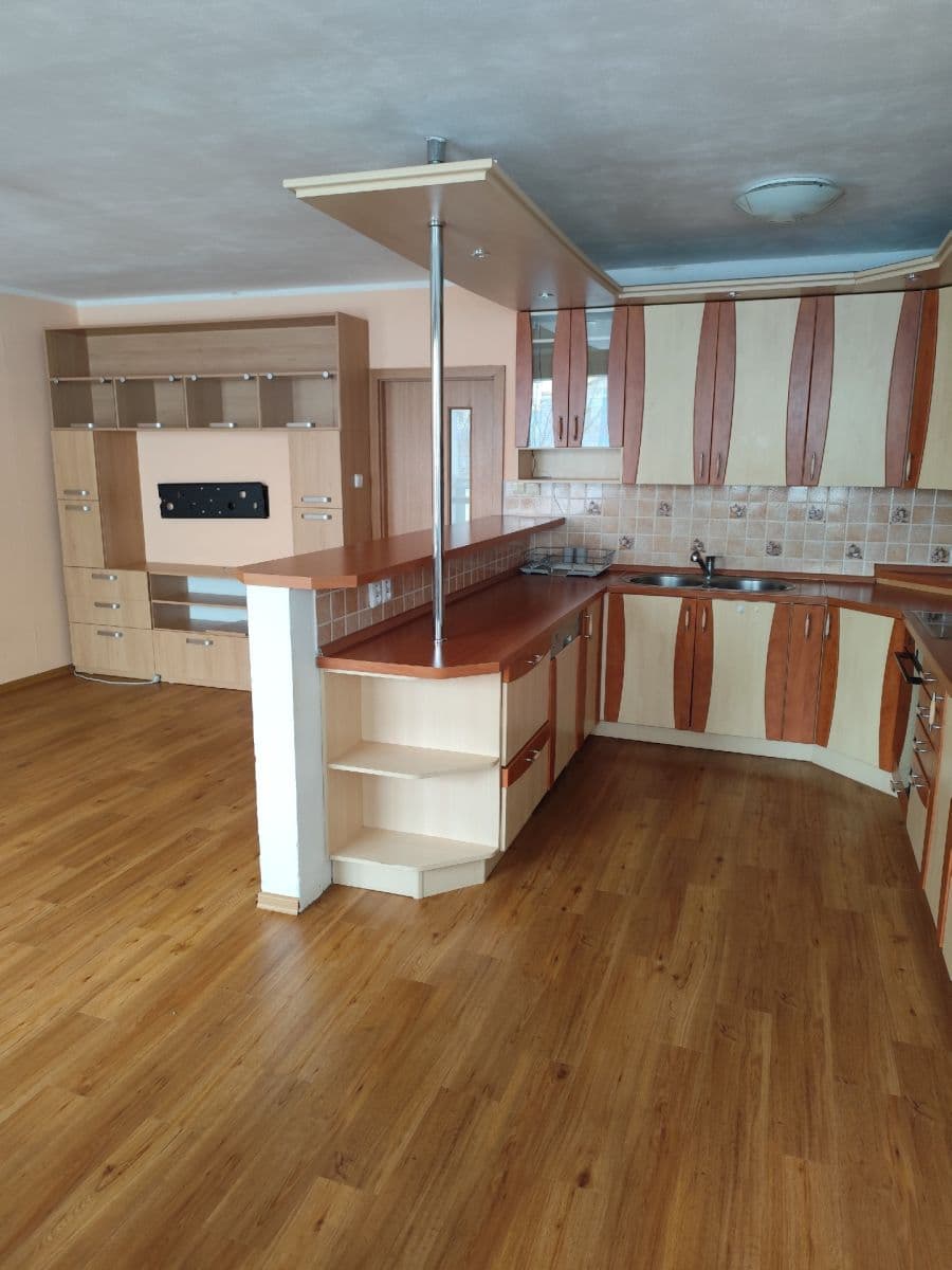 2 bedroom with open-plan kitchen flat to rent, 75 m², Ostravská, Prague, Prague 2 bedroom with open-plan kitchen flat to rent, 75 m², Ostravská, Prague, Prague