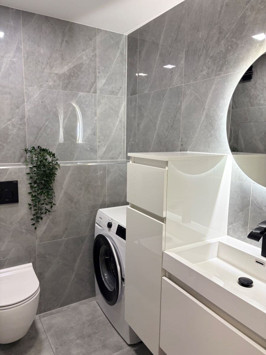 1 bedroom with open-plan kitchen flat for sale, 43 m², Neapolská, Prague, Prague 1 bedroom with open-plan kitchen flat for sale, 43 m², Neapolská, Prague, Prague