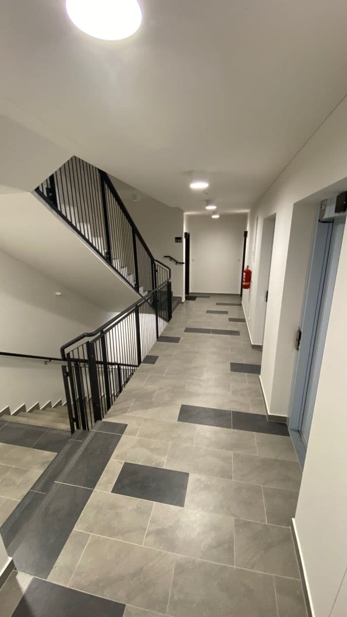 1 bedroom with open-plan kitchen flat to rent, 52 m², Pod Harfou, Prague, Prague 1 bedroom with open-plan kitchen flat to rent, 52 m², Pod Harfou, Prague, Prague