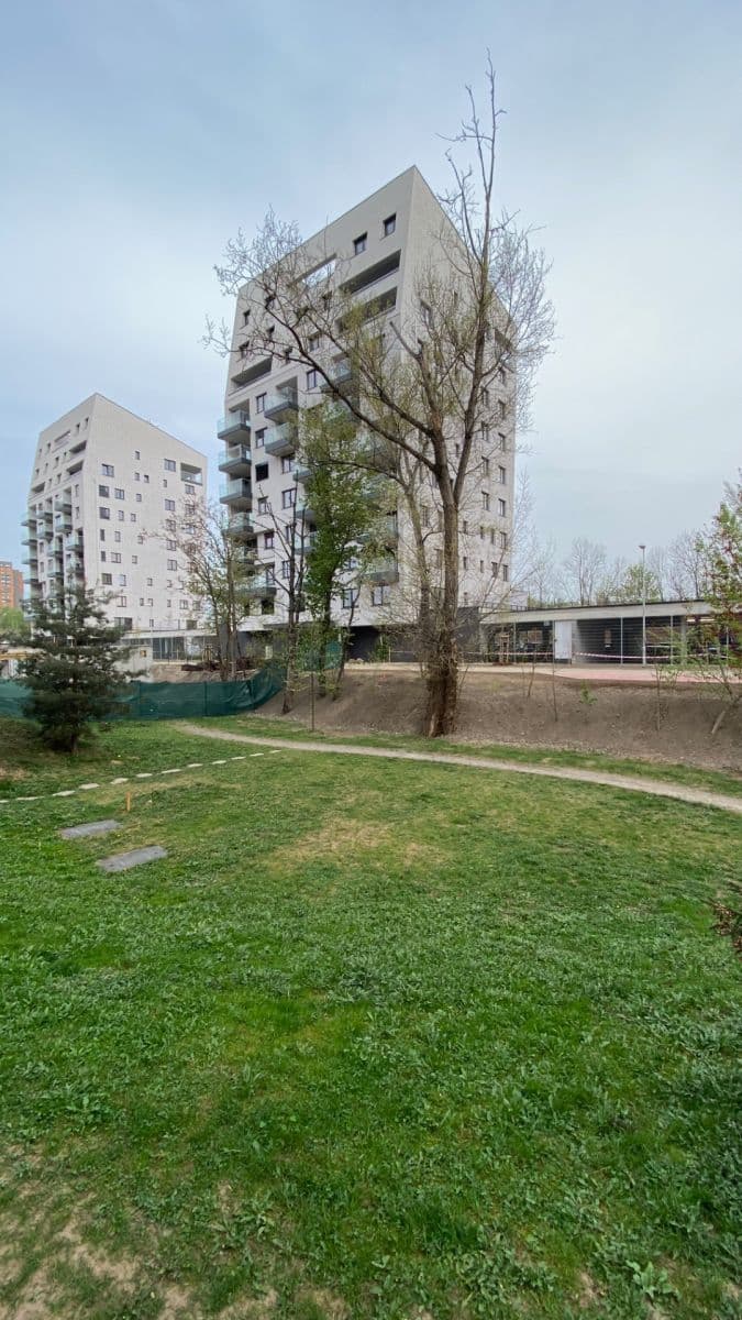 1 bedroom with open-plan kitchen flat to rent, 52 m², Pod Harfou, Prague, Prague 1 bedroom with open-plan kitchen flat to rent, 52 m², Pod Harfou, Prague, Prague