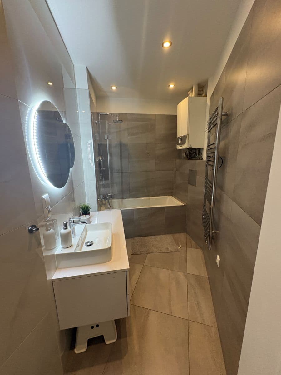 2 bedroom with open-plan kitchen flat for sale, 72 m², Na Zlatnici, Prague, Prague 2 bedroom with open-plan kitchen flat for sale, 72 m², Na Zlatnici, Prague, Prague