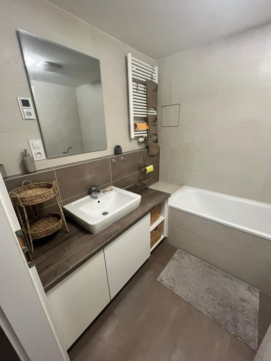 Studio flat to rent, 49 m², Zvěřinova, Prague, Prague Studio flat to rent, 49 m², Zvěřinova, Prague, Prague