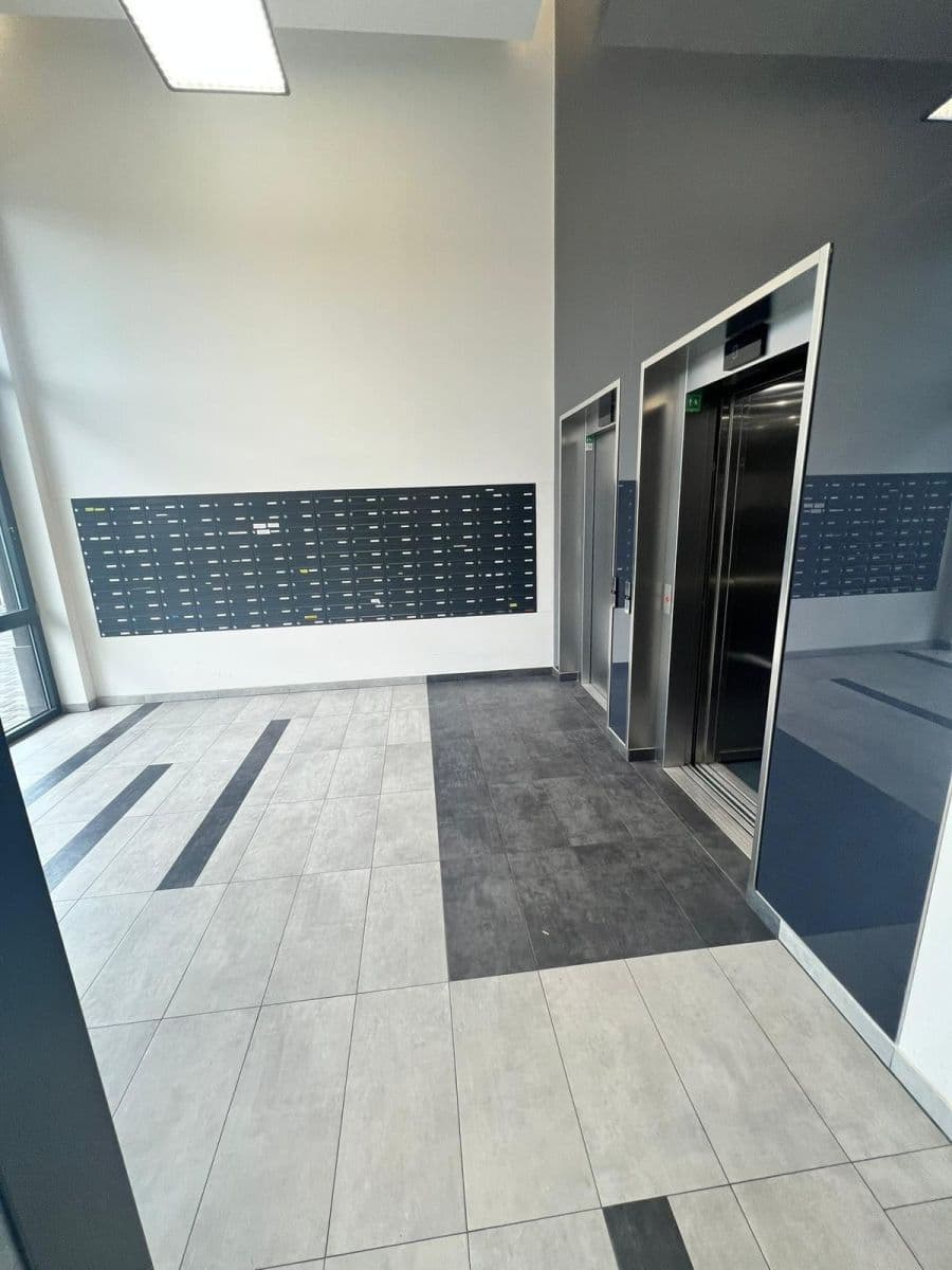 Studio flat to rent, 49 m², Zvěřinova, Prague, Prague Studio flat to rent, 49 m², Zvěřinova, Prague, Prague