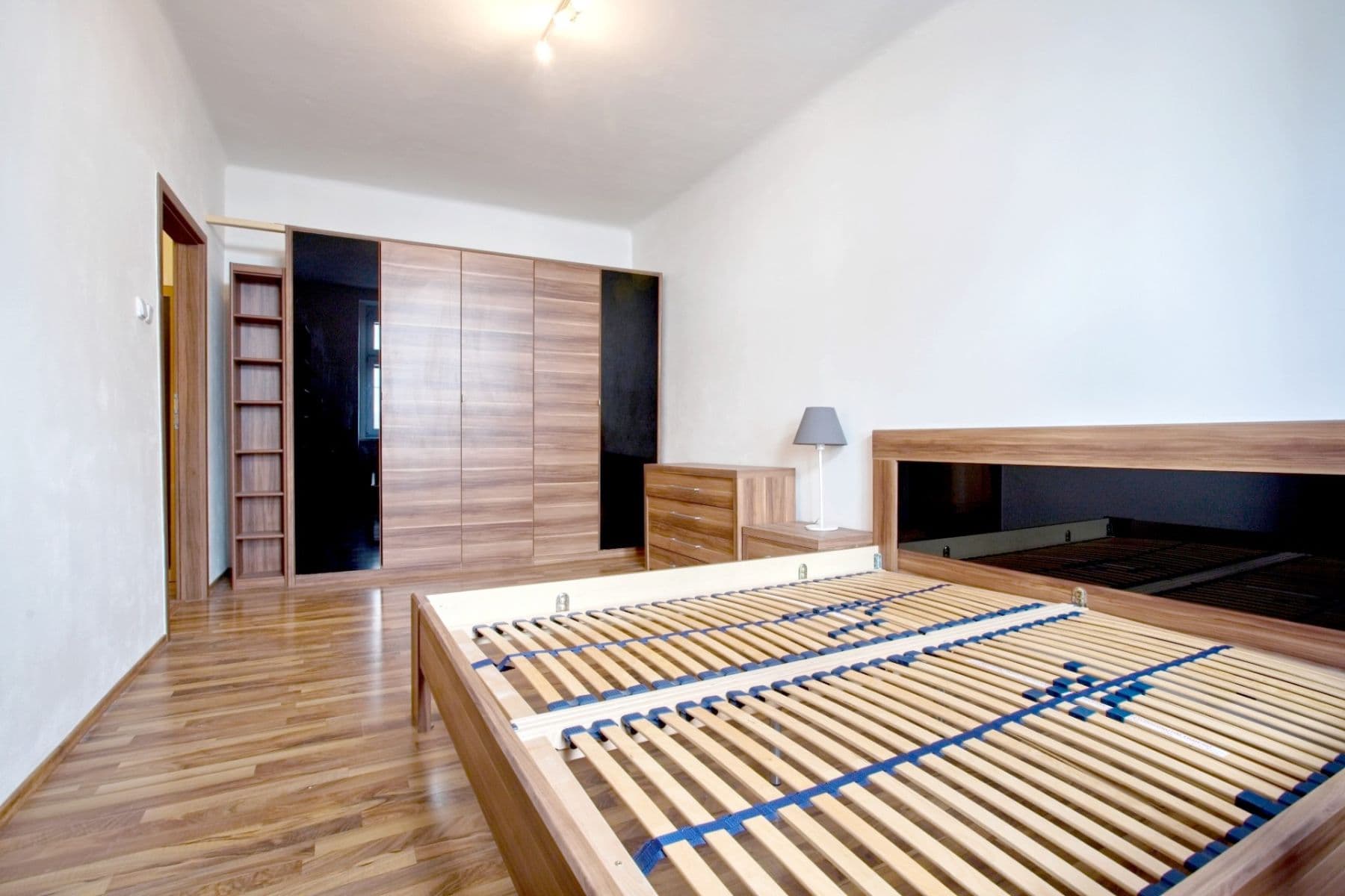 1 bedroom with open-plan kitchen flat to rent, 58 m², Na Veselí, Prague, Prague 1 bedroom with open-plan kitchen flat to rent, 58 m², Na Veselí, Prague, Prague