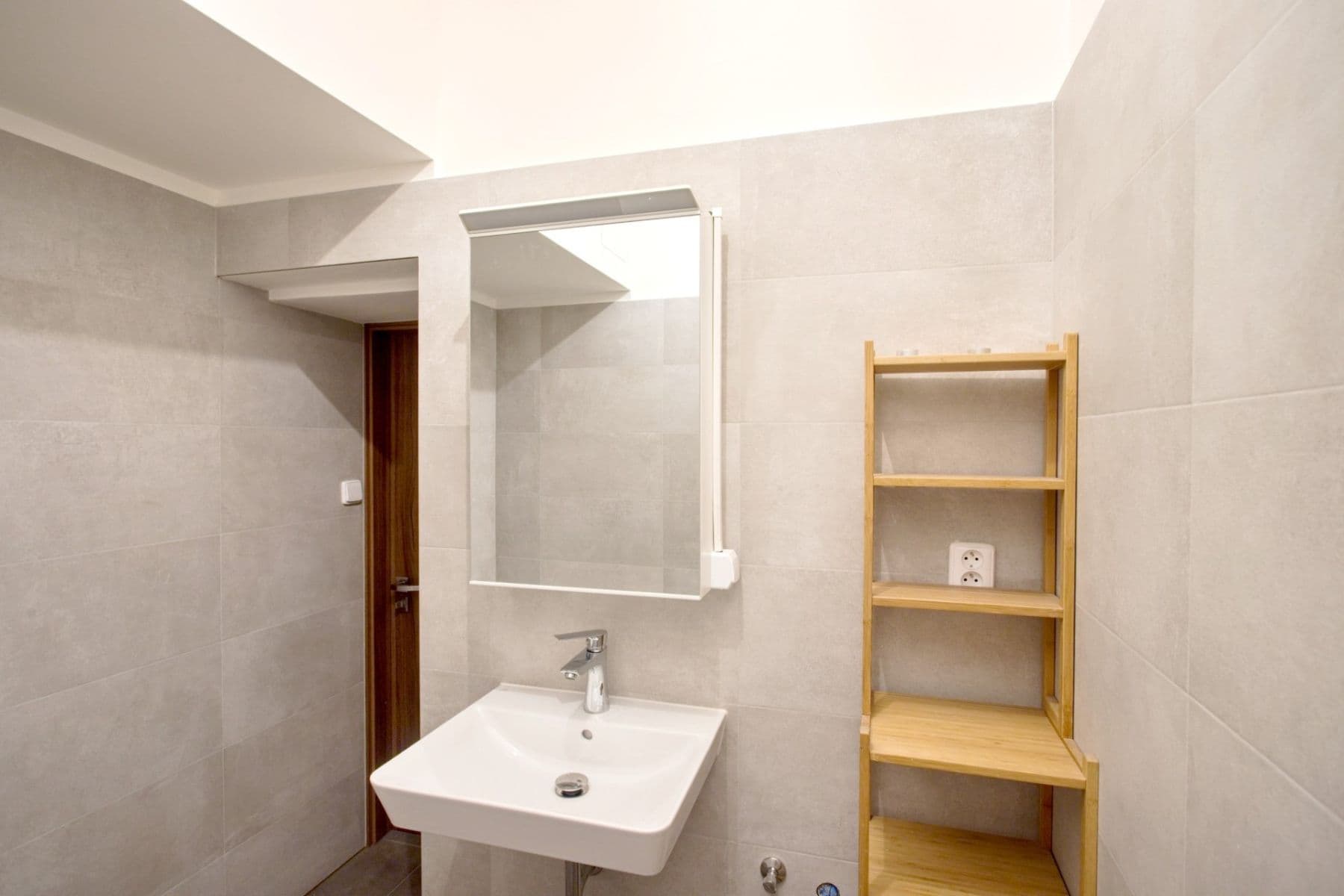 1 bedroom with open-plan kitchen flat to rent, 58 m², Na Veselí, Prague, Prague 1 bedroom with open-plan kitchen flat to rent, 58 m², Na Veselí, Prague, Prague