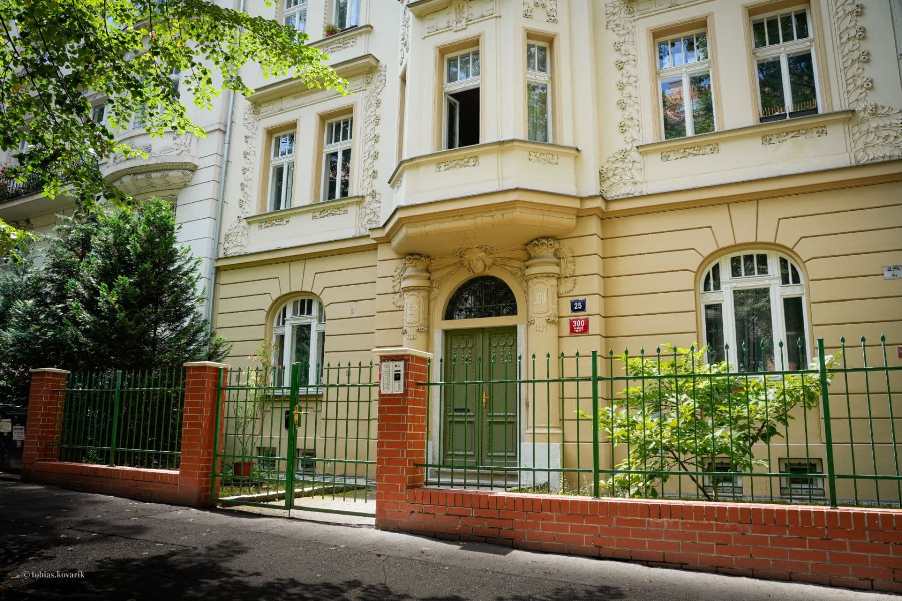 2 bedroom with open-plan kitchen flat to rent, 85 m², Čechova, Prague, Prague 2 bedroom with open-plan kitchen flat to rent, 85 m², Čechova, Prague, Prague