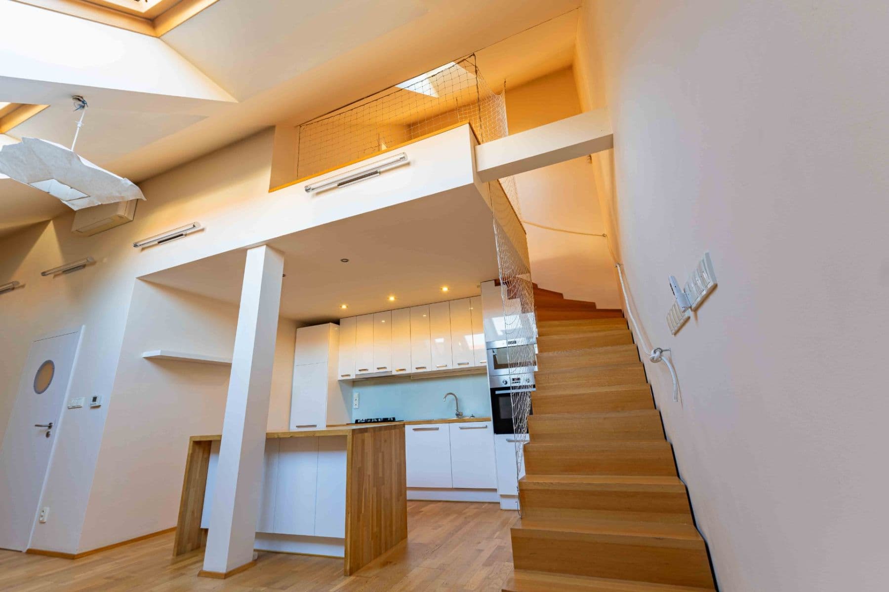 2 bedroom with open-plan kitchen flat to rent, 85 m², Čechova, Prague, Prague 2 bedroom with open-plan kitchen flat to rent, 85 m², Čechova, Prague, Prague