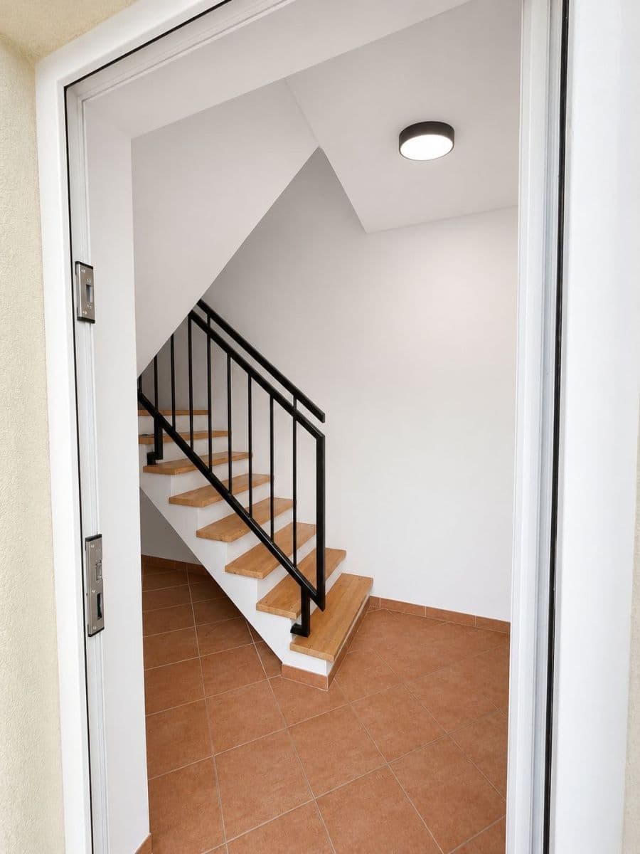 2 bedroom with open-plan kitchen flat to rent, 77 m², Horská, Jenišov, Karlovarský Region 2 bedroom with open-plan kitchen flat to rent, 77 m², Horská, Jenišov, Karlovarský Region