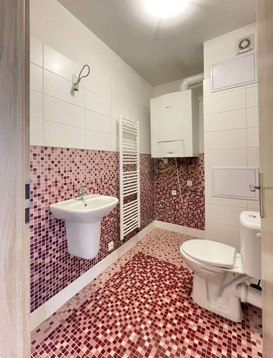 2 bedroom with open-plan kitchen flat to rent, 77 m², Horská, Jenišov, Karlovarský Region 2 bedroom with open-plan kitchen flat to rent, 77 m², Horská, Jenišov, Karlovarský Region