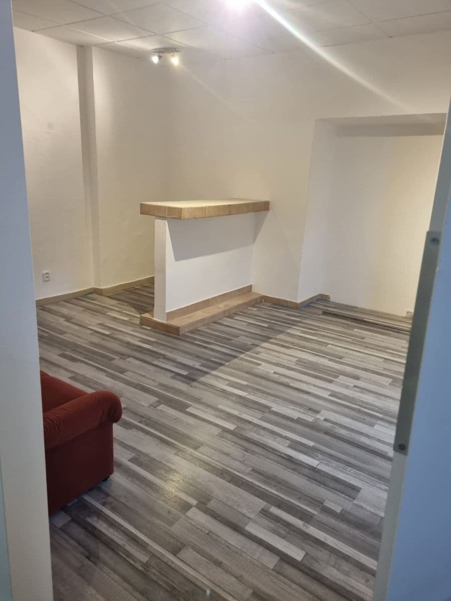 2 bedroom flat to rent, 90 m², V Chaloupkách, Neumětely, Středočeský Region 2 bedroom flat to rent, 90 m², V Chaloupkách, Neumětely, Středočeský Region