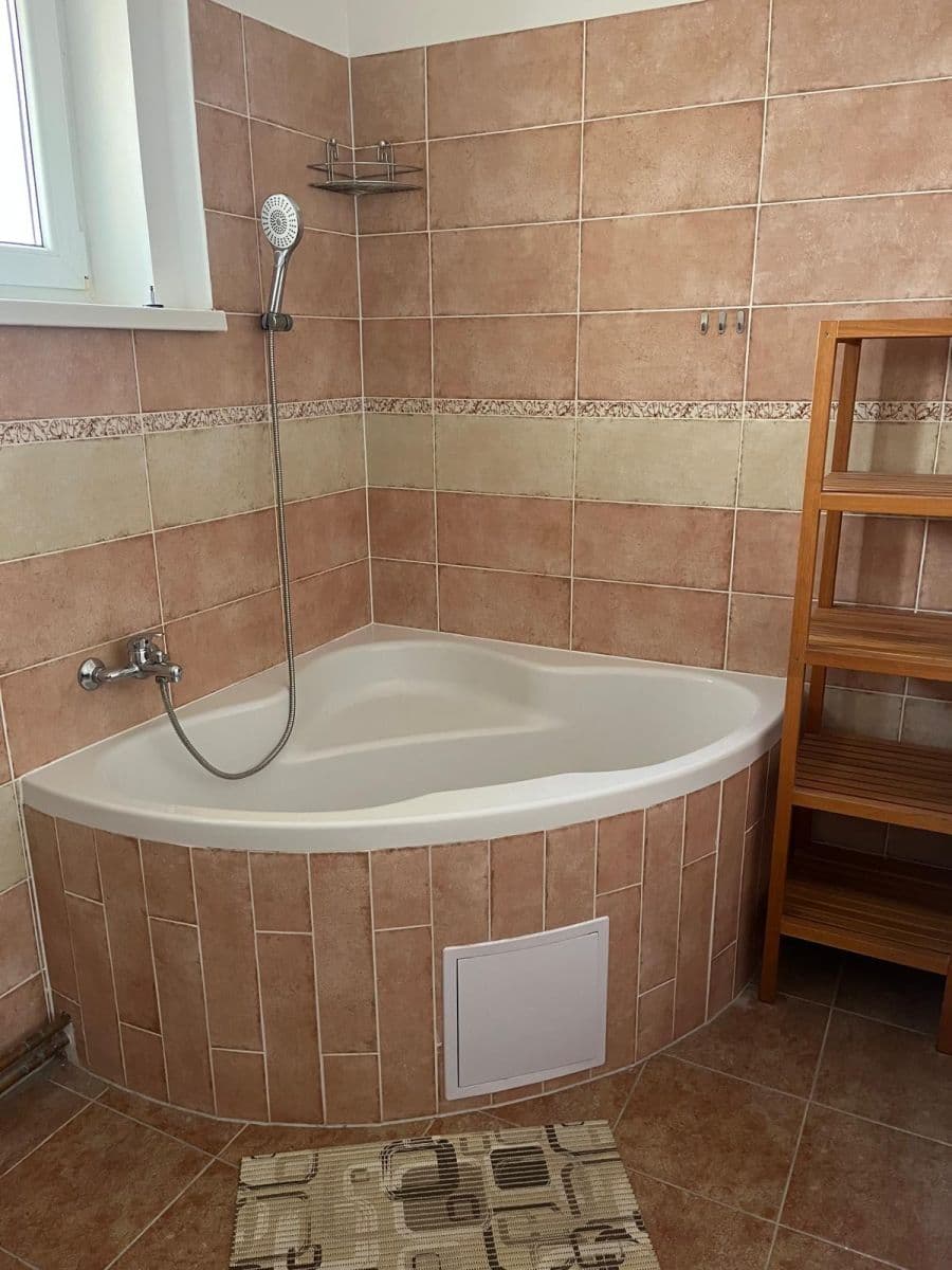 2 bedroom flat to rent, 50 m², V Břízkách, Prague, Prague 2 bedroom flat to rent, 50 m², V Břízkách, Prague, Prague