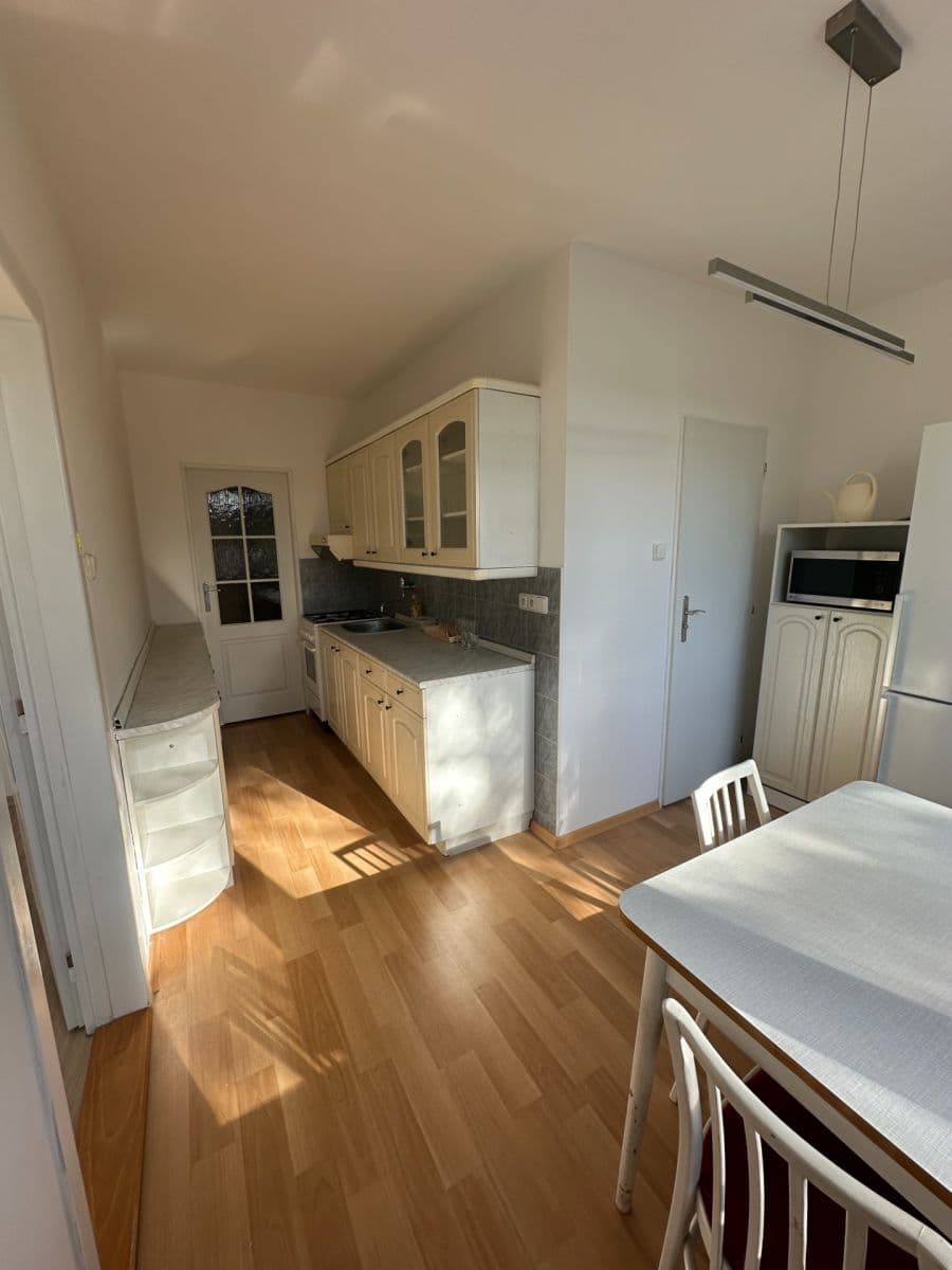 3 bedroom flat to rent, 72 m², Valouškova, Brno, Jihomoravský Region 3 bedroom flat to rent, 72 m², Valouškova, Brno, Jihomoravský Region