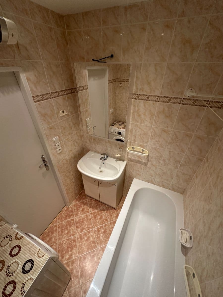 3 bedroom flat to rent, 72 m², Valouškova, Brno, Jihomoravský Region 3 bedroom flat to rent, 72 m², Valouškova, Brno, Jihomoravský Region