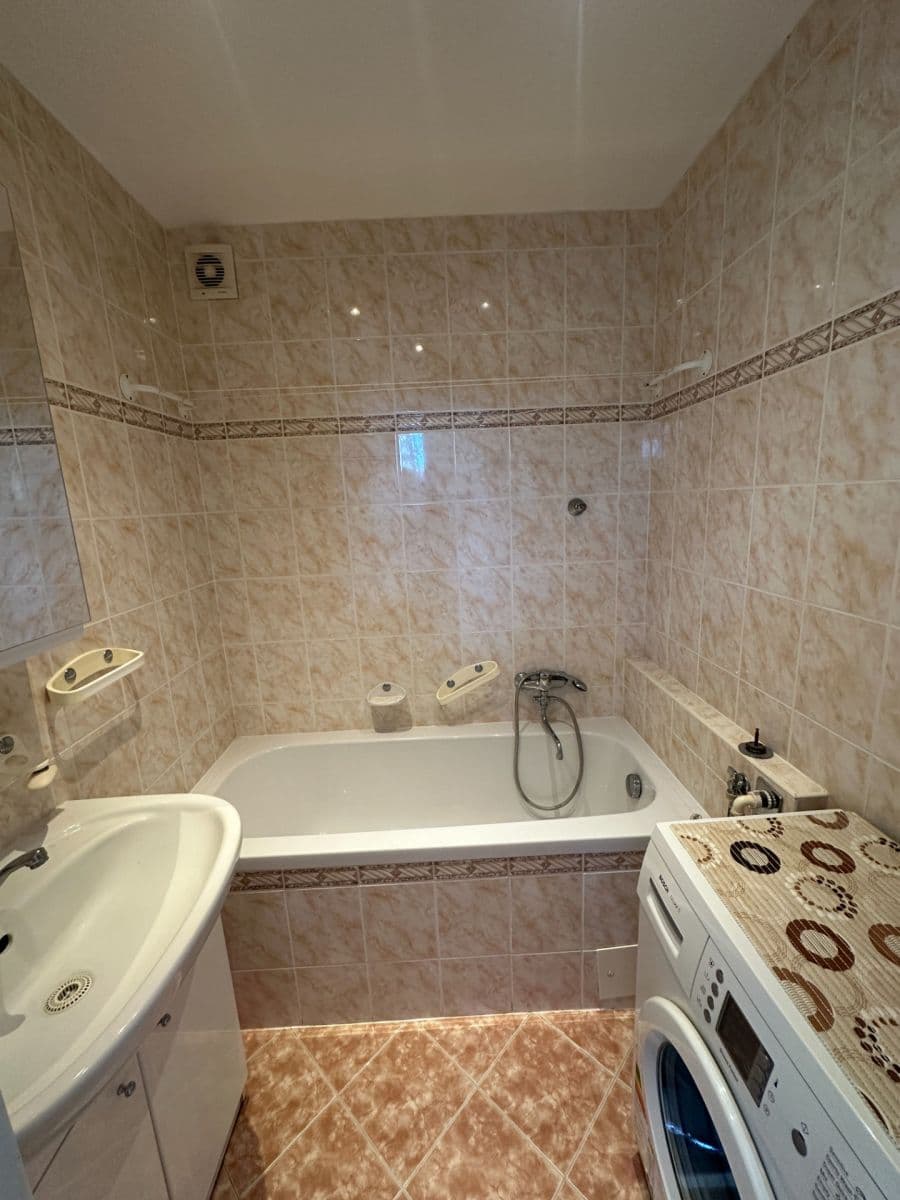 3 bedroom flat to rent, 72 m², Valouškova, Brno, Jihomoravský Region 3 bedroom flat to rent, 72 m², Valouškova, Brno, Jihomoravský Region