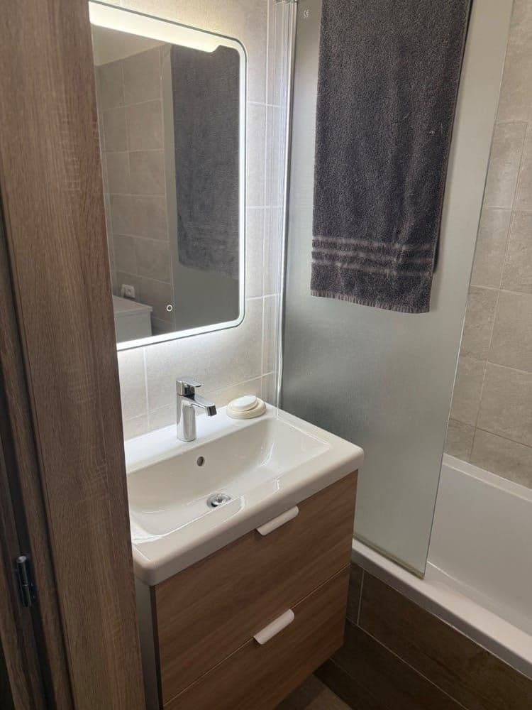 1 bedroom with open-plan kitchen flat to rent, 56 m², Starobělská, Ostrava, Moravskoslezský Region 1 bedroom with open-plan kitchen flat to rent, 56 m², Starobělská, Ostrava, Moravskoslezský Region