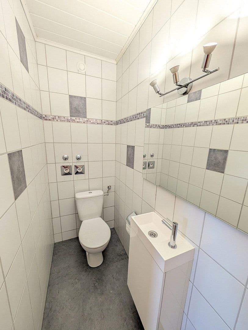 2 bedroom with open-plan kitchen flat to rent, 90 m², Neuhofen, Rhineland-Palatinate 2 bedroom with open-plan kitchen flat to rent, 90 m², Neuhofen, Rhineland-Palatinate