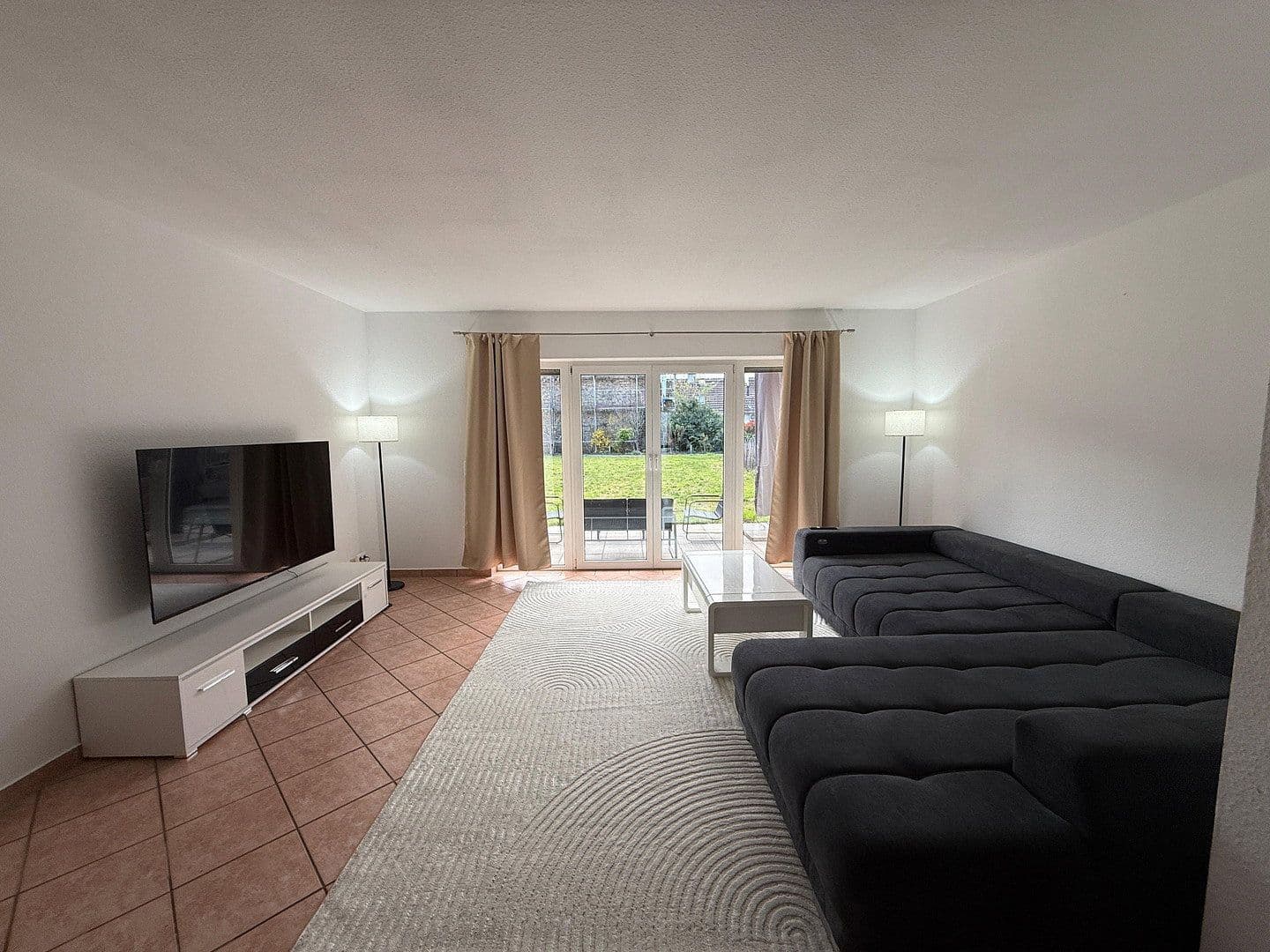 5 bedroom flat to rent, 155 m², Saarstr, Wiesbaden, Hesse 5 bedroom flat to rent, 155 m², Saarstr, Wiesbaden, Hesse