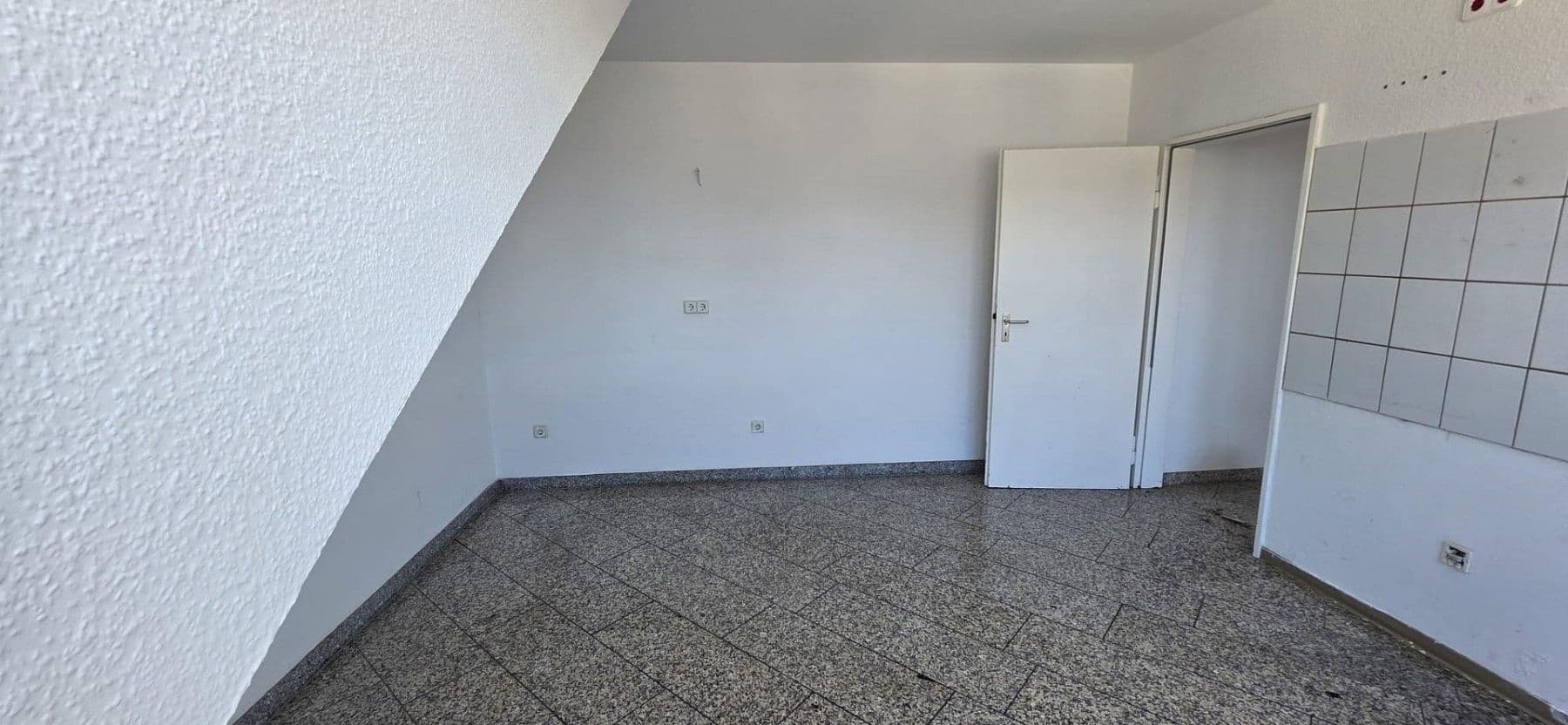 1 bedroom with open-plan kitchen flat to rent, 80 m², Wuppertal, North Rhine-Westphalia 1 bedroom with open-plan kitchen flat to rent, 80 m², Wuppertal, North Rhine-Westphalia