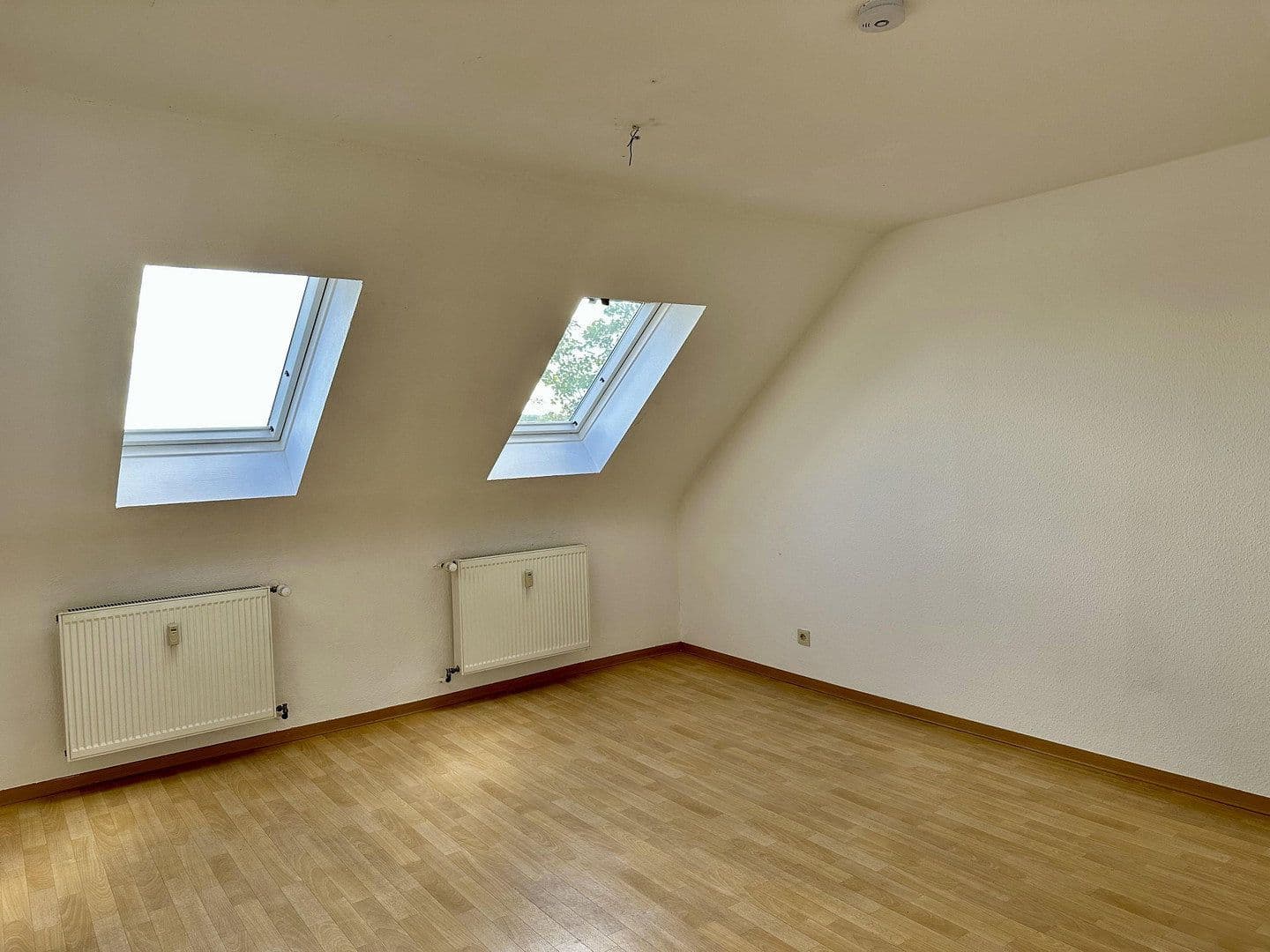 2 bedroom with open-plan kitchen flat to rent, 98 m², Saarbrücken, Saarland 2 bedroom with open-plan kitchen flat to rent, 98 m², Saarbrücken, Saarland