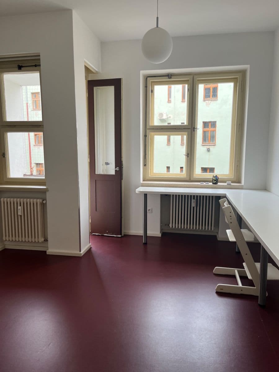 4 bedroom flat to rent, 139 m², U Smaltovny, Prague, Prague 4 bedroom flat to rent, 139 m², U Smaltovny, Prague, Prague