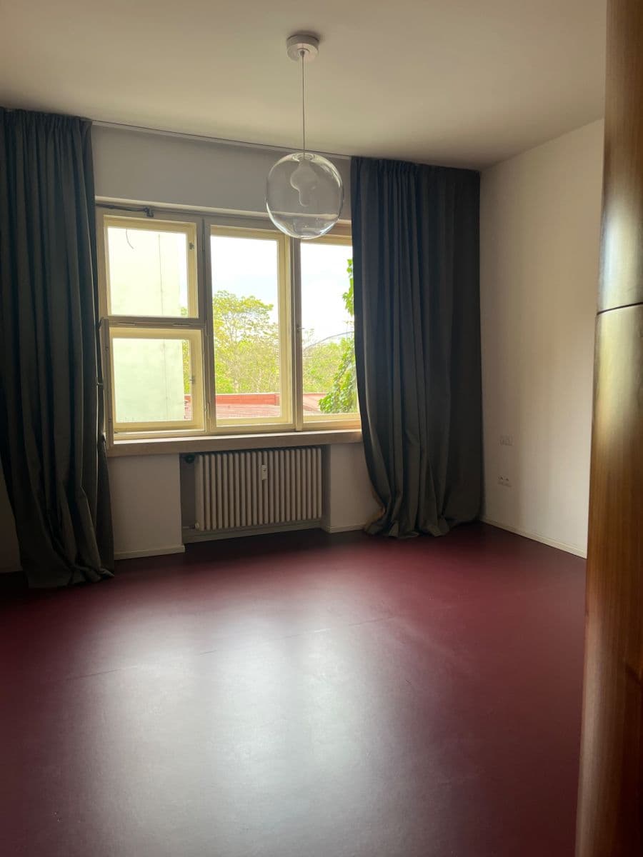 4 bedroom flat to rent, 139 m², U Smaltovny, Prague, Prague 4 bedroom flat to rent, 139 m², U Smaltovny, Prague, Prague