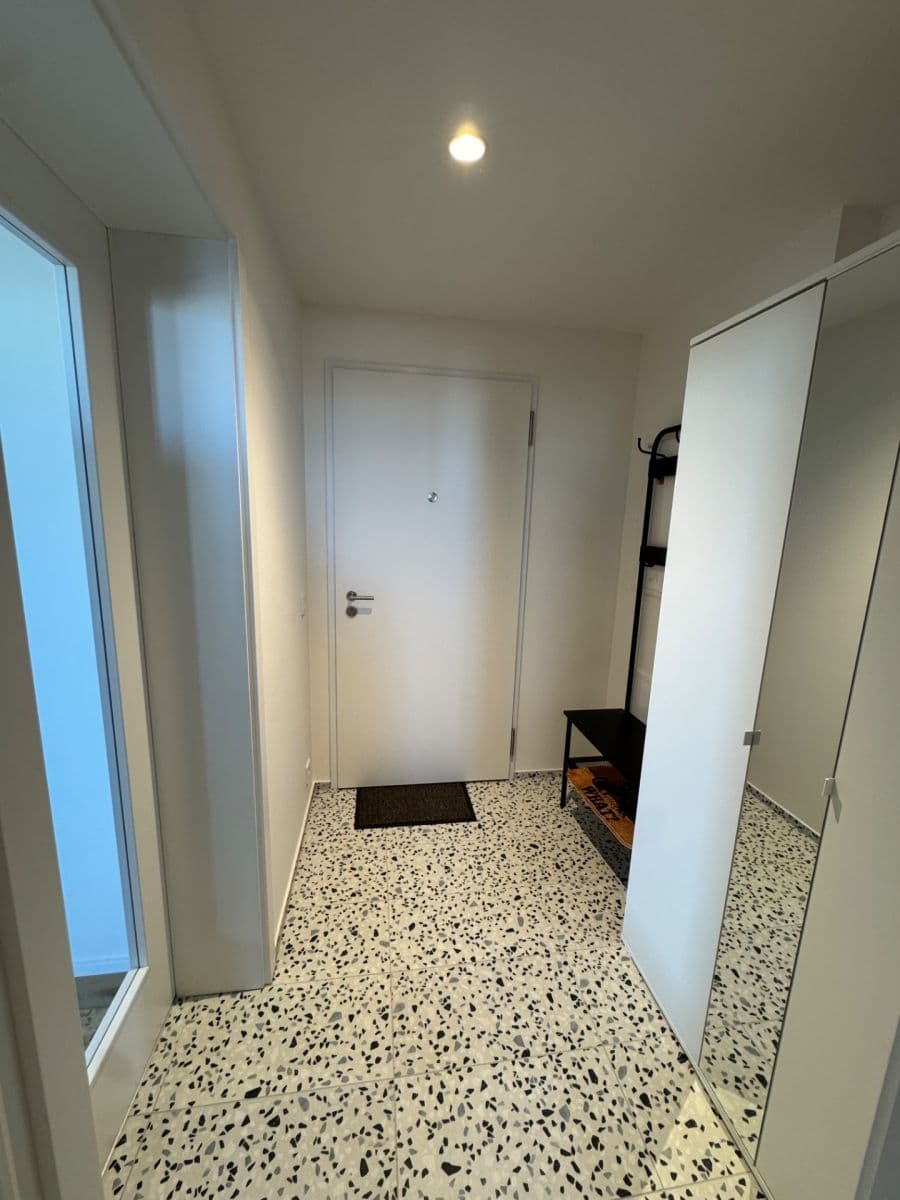 Studio flat to rent, 39 m², U Komína, Prague, Prague Studio flat to rent, 39 m², U Komína, Prague, Prague