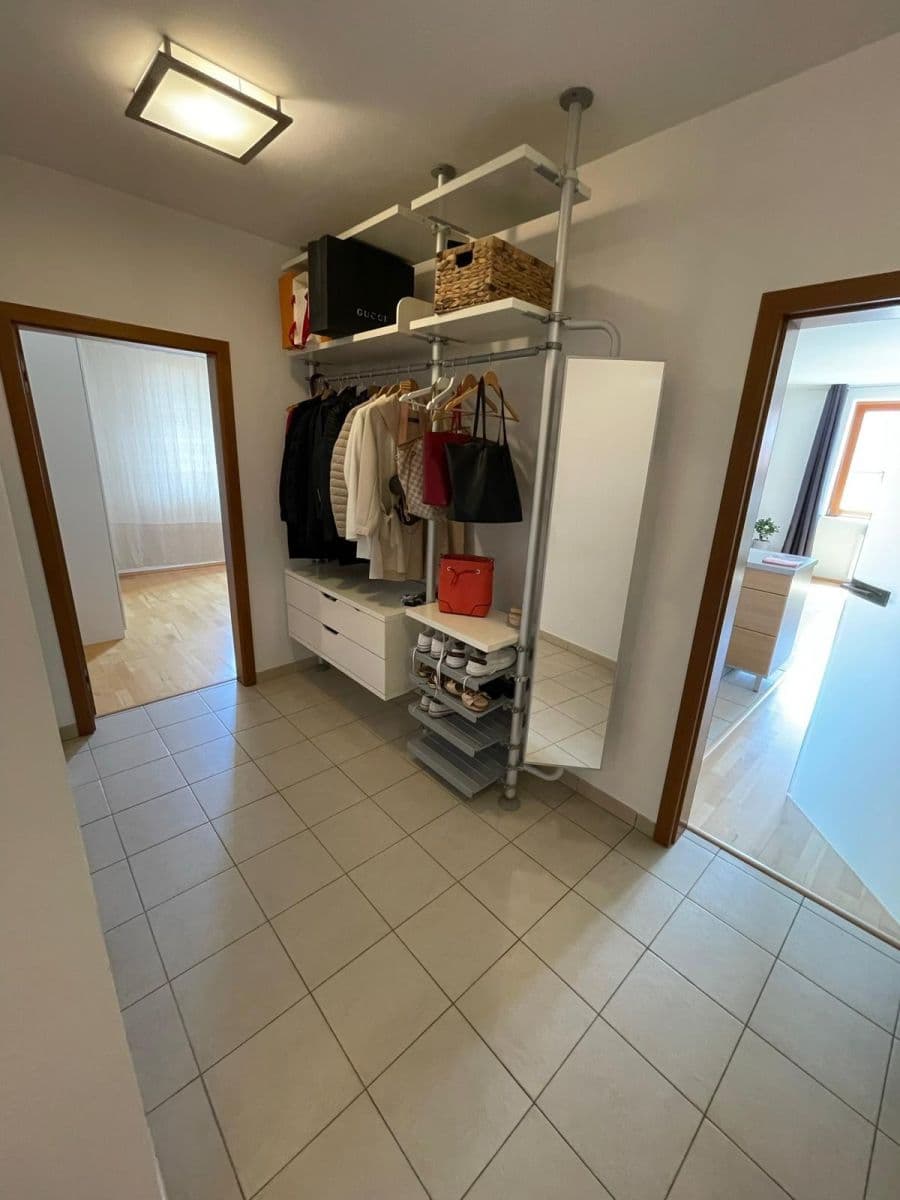 2 bedroom with open-plan kitchen flat to rent, 89 m², Ke Klimentce, Prague, Prague 2 bedroom with open-plan kitchen flat to rent, 89 m², Ke Klimentce, Prague, Prague