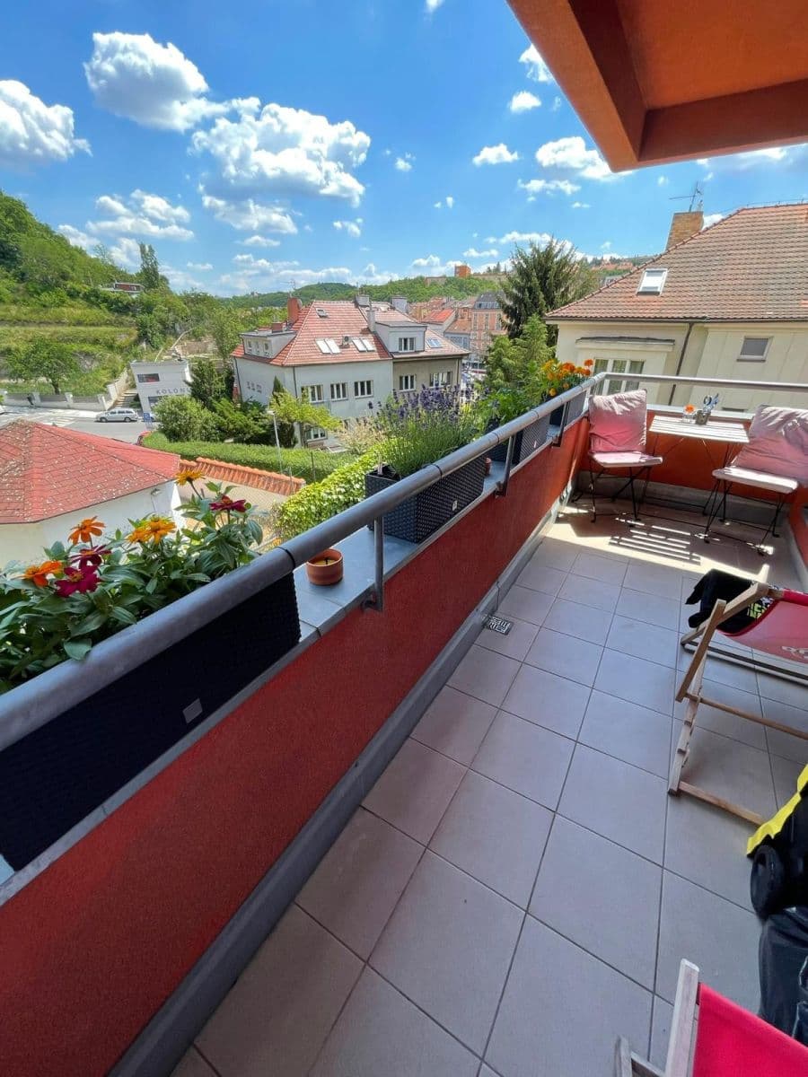 2 bedroom with open-plan kitchen flat to rent, 89 m², Ke Klimentce, Prague, Prague 2 bedroom with open-plan kitchen flat to rent, 89 m², Ke Klimentce, Prague, Prague